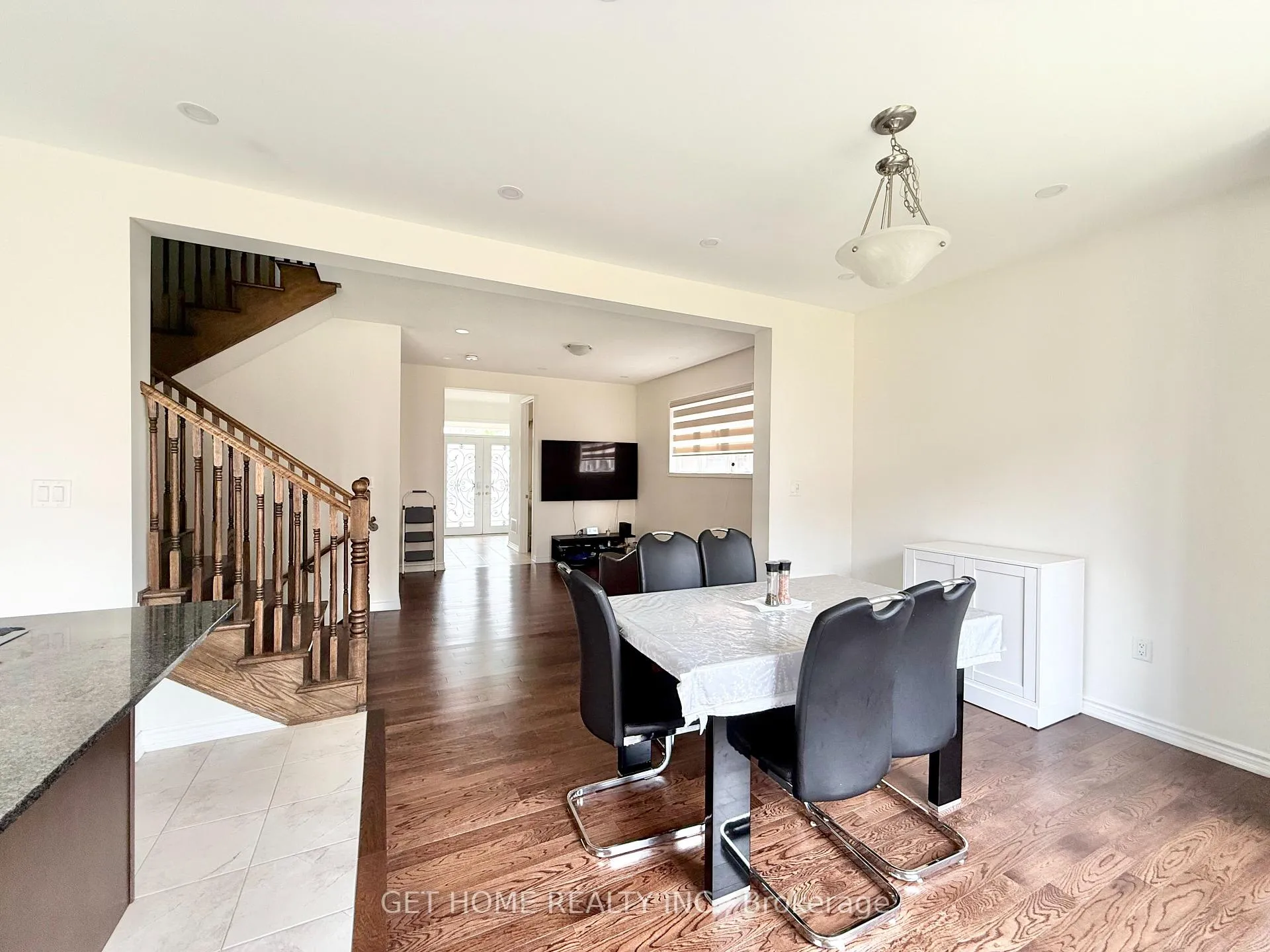 Photo 3 of Unit #Main, 8 Doluci Crescent, Brampton, Fletcher's Meadow — HOMEH
