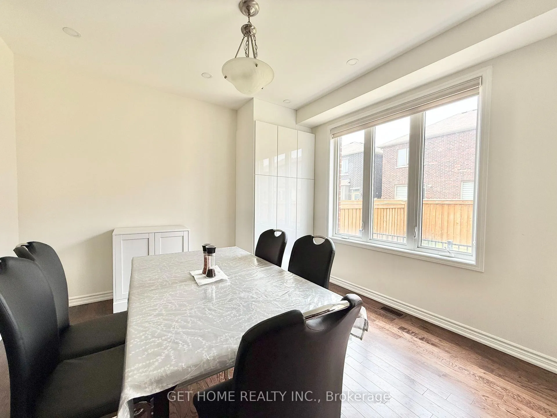 Photo 4 of Unit #Main, 8 Doluci Crescent, Brampton, Fletcher's Meadow — HOMEH