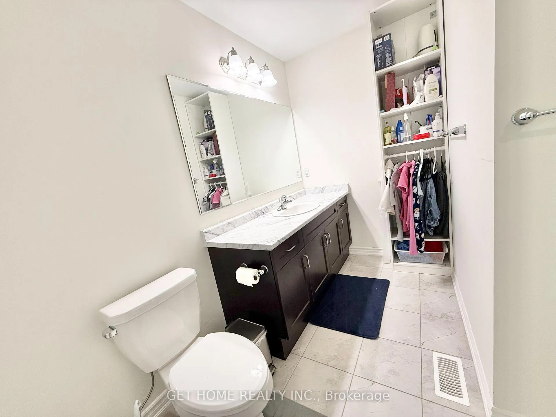 Photo 9 of Unit #Main, 8 Doluci Crescent, Brampton, Fletcher's Meadow — HOMEH
