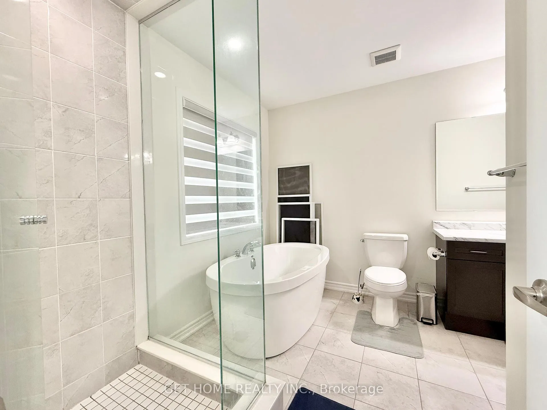 Photo 16 of Unit #Main, 8 Doluci Crescent, Brampton, Fletcher's Meadow — HOMEH