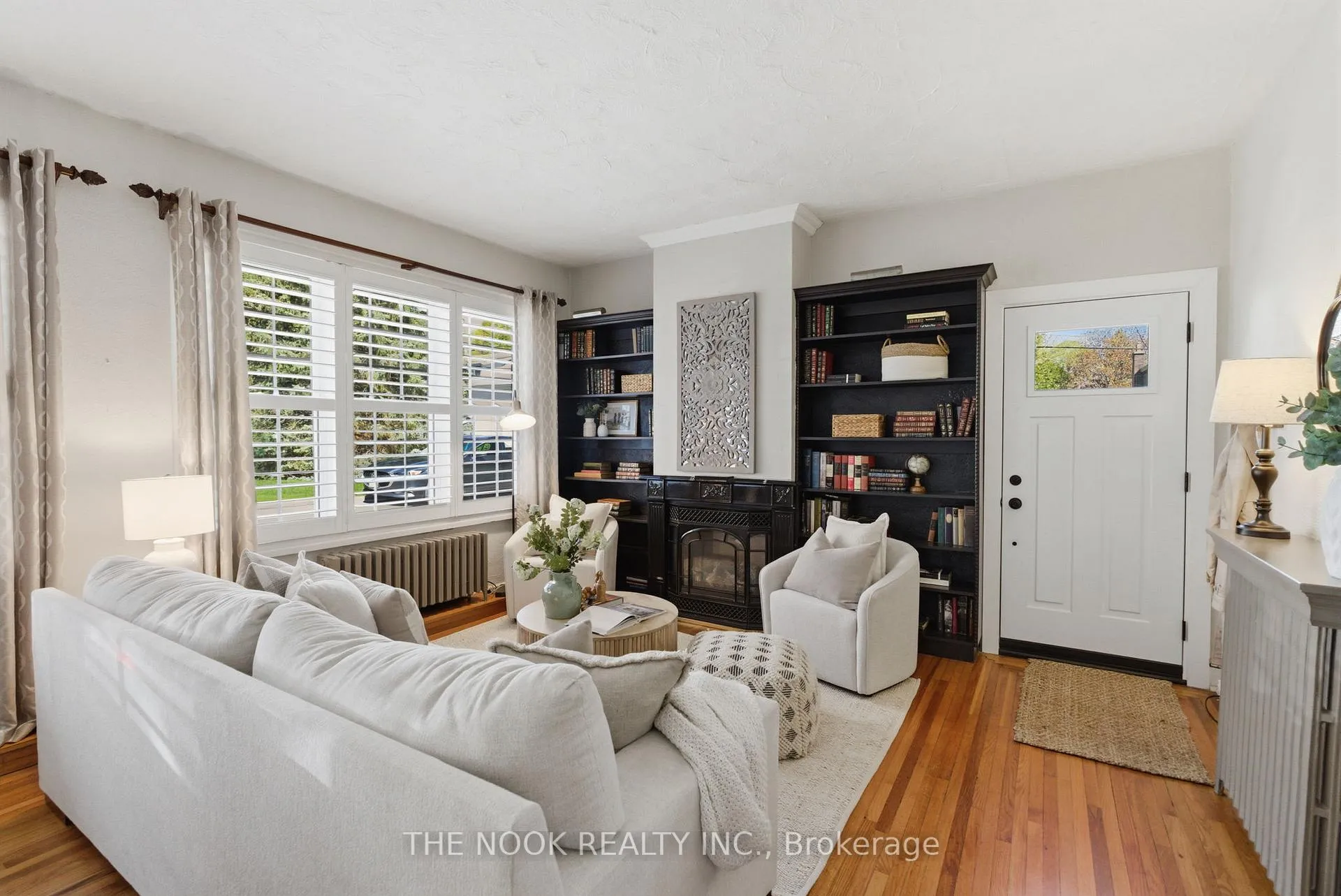 Photo 13 of 17 Lover's Lane, Clarington, Bowmanville — HOMEH