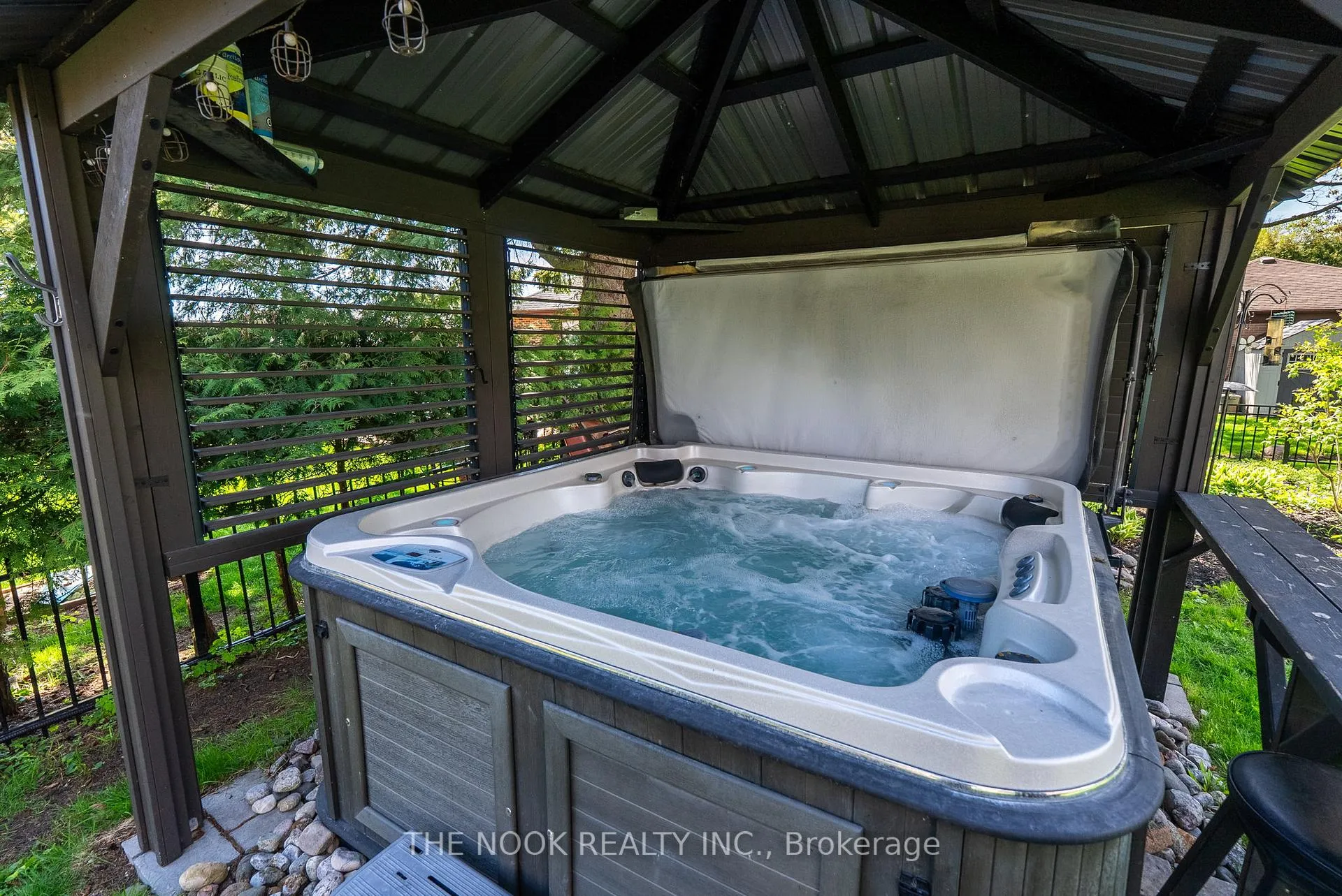 Photo 45 of 17 Lover's Lane, Clarington, Bowmanville — HOMEH