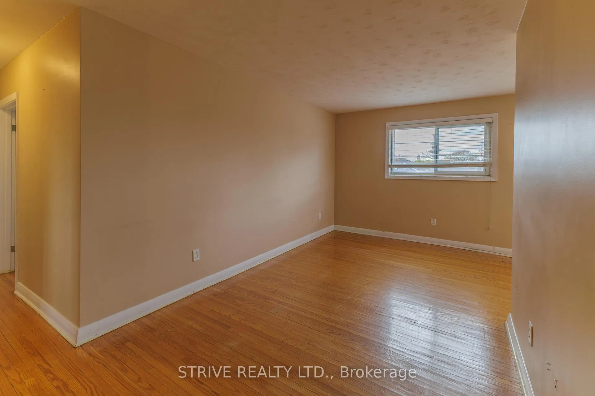 Photo 4 of Unit 1, 463 Bond Street E, Oshawa, O'Neill — HOMEH