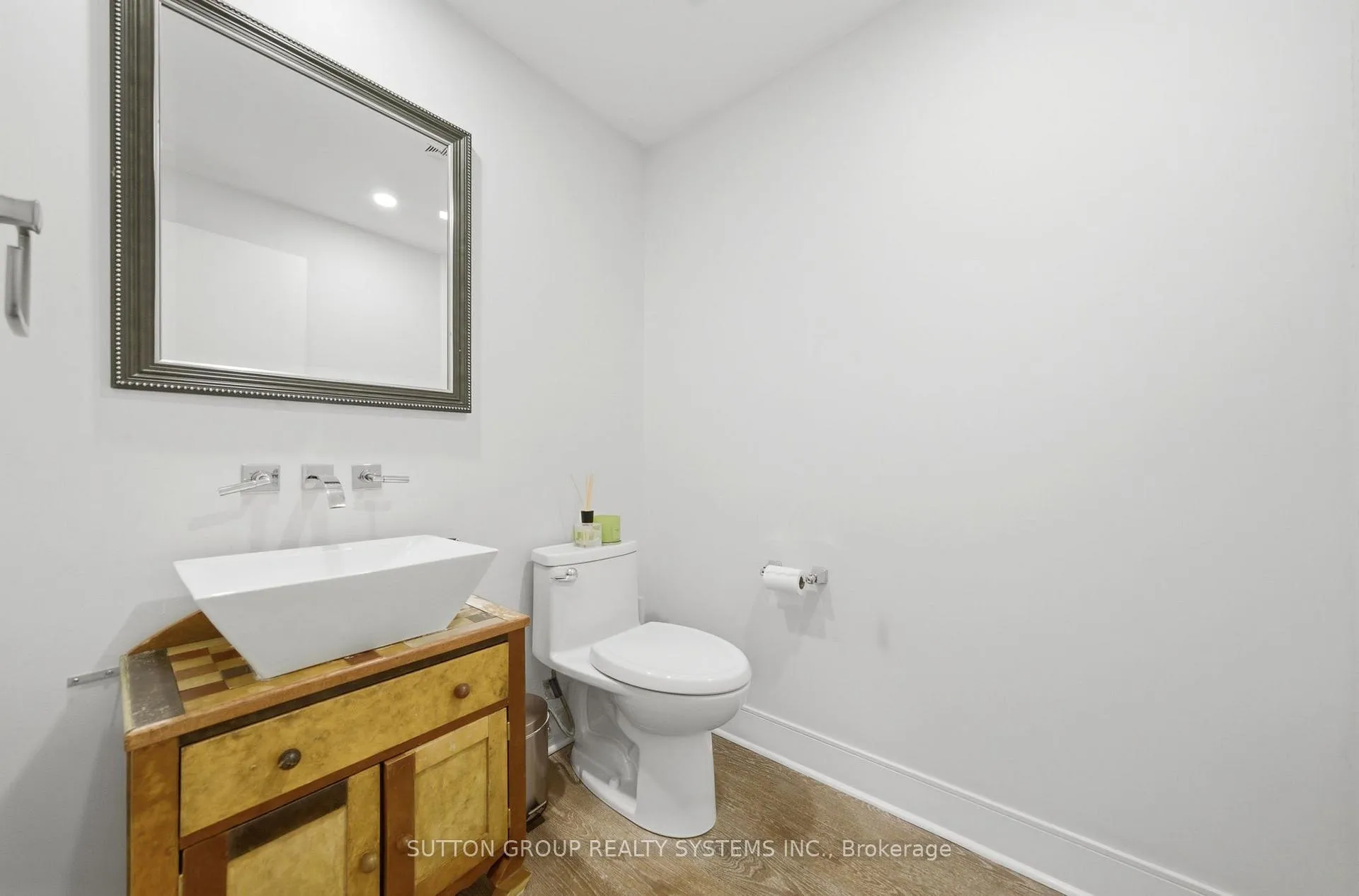 Photo 11 of 99A Walmer Road, Toronto, The Annex — HOMEH
