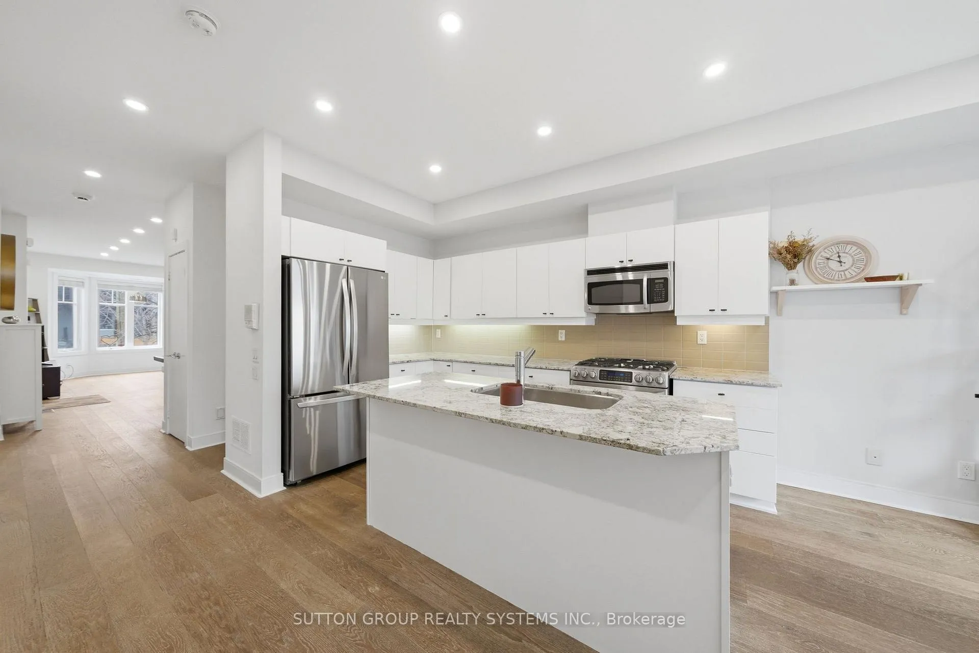 Photo 12 of 99A Walmer Road, Toronto, The Annex — HOMEH
