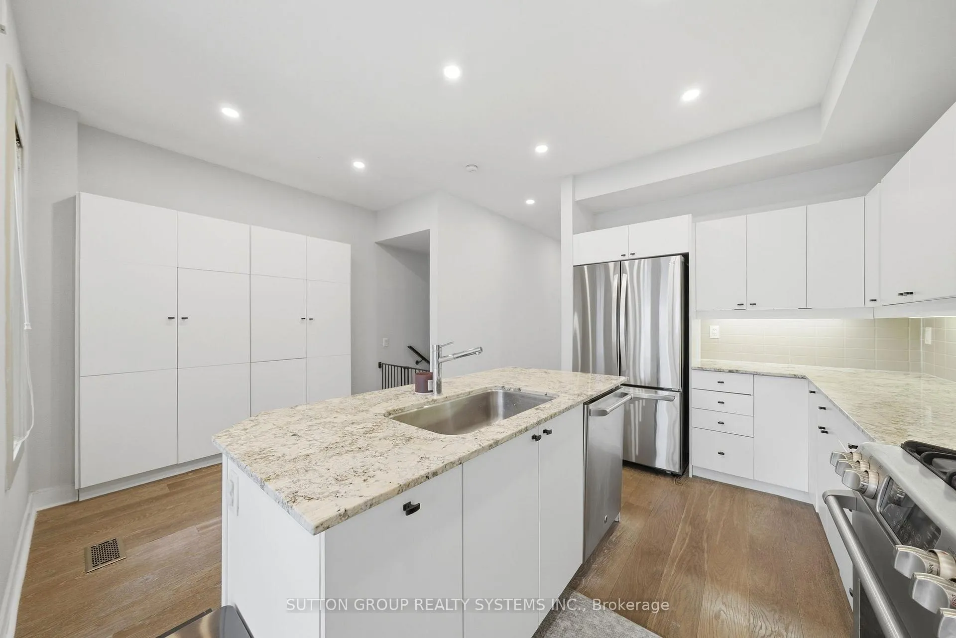Photo 13 of 99A Walmer Road, Toronto, The Annex — HOMEH
