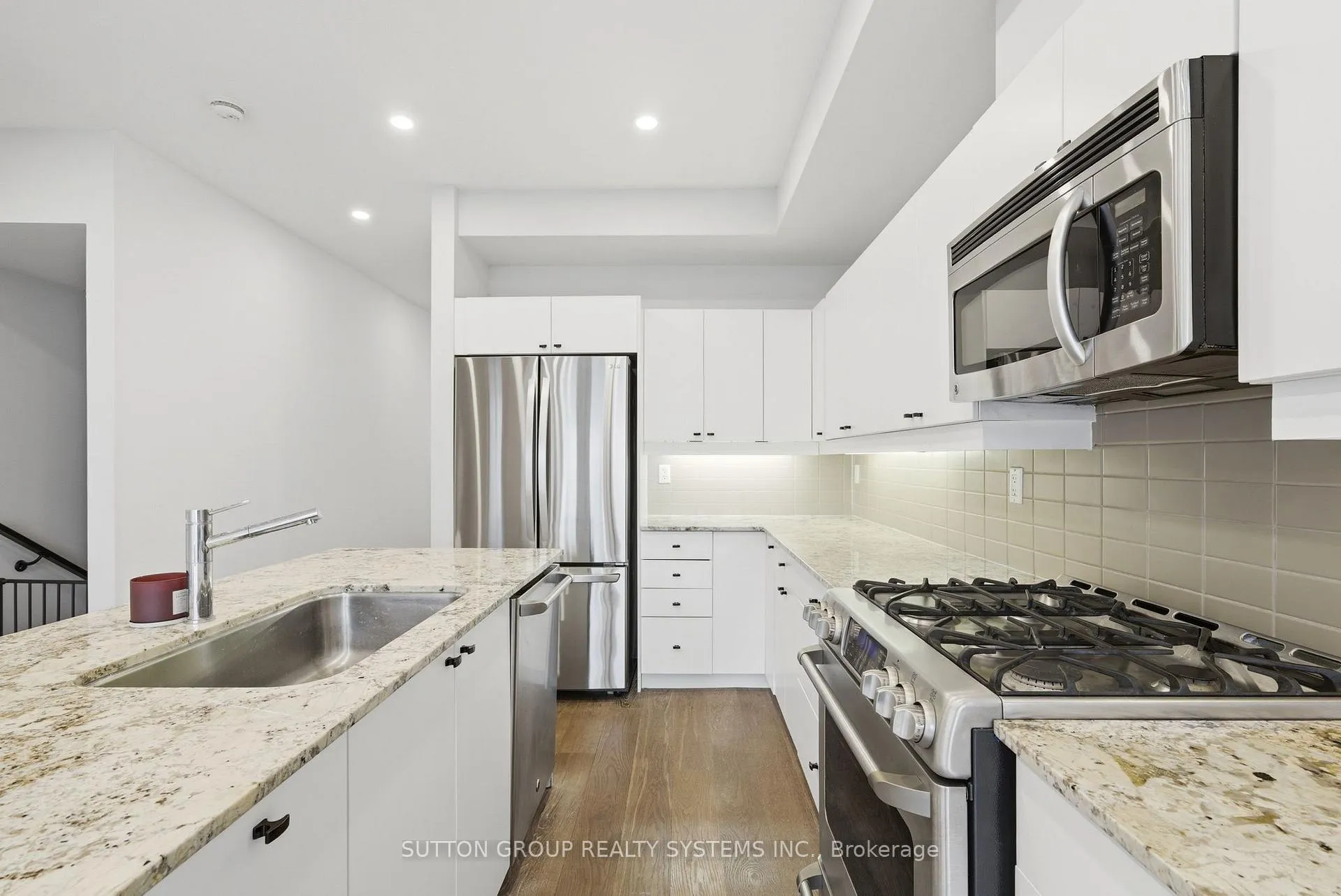 Photo 15 of 99A Walmer Road, Toronto, The Annex — HOMEH