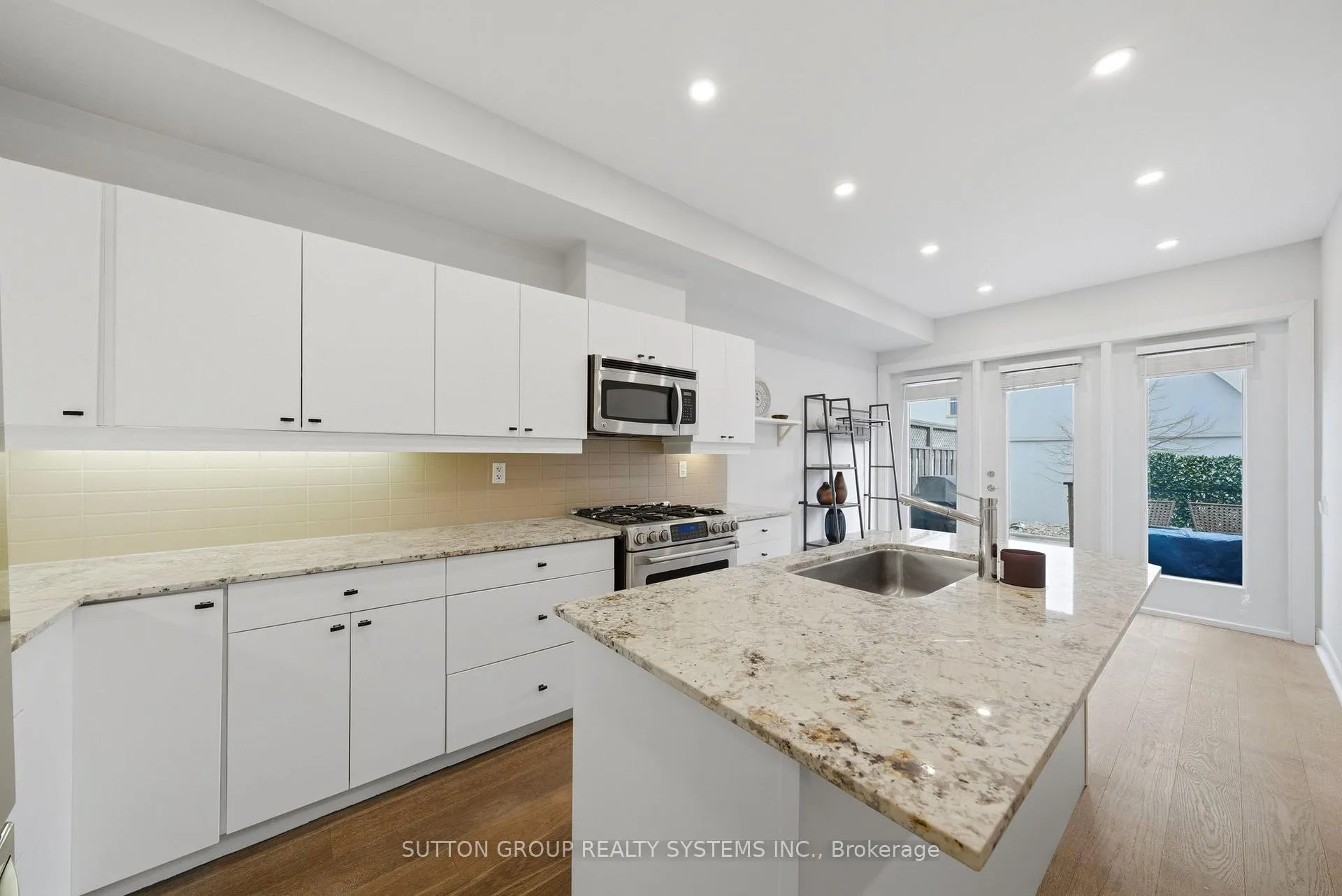 Photo 17 of 99A Walmer Road, Toronto, The Annex — HOMEH