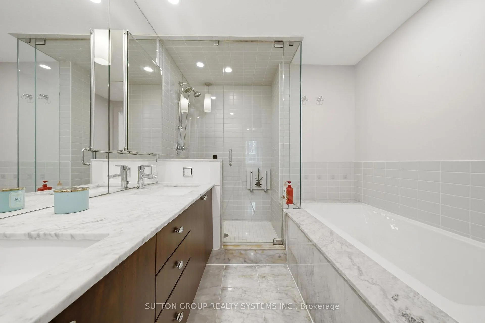 Photo 24 of 99A Walmer Road, Toronto, The Annex — HOMEH