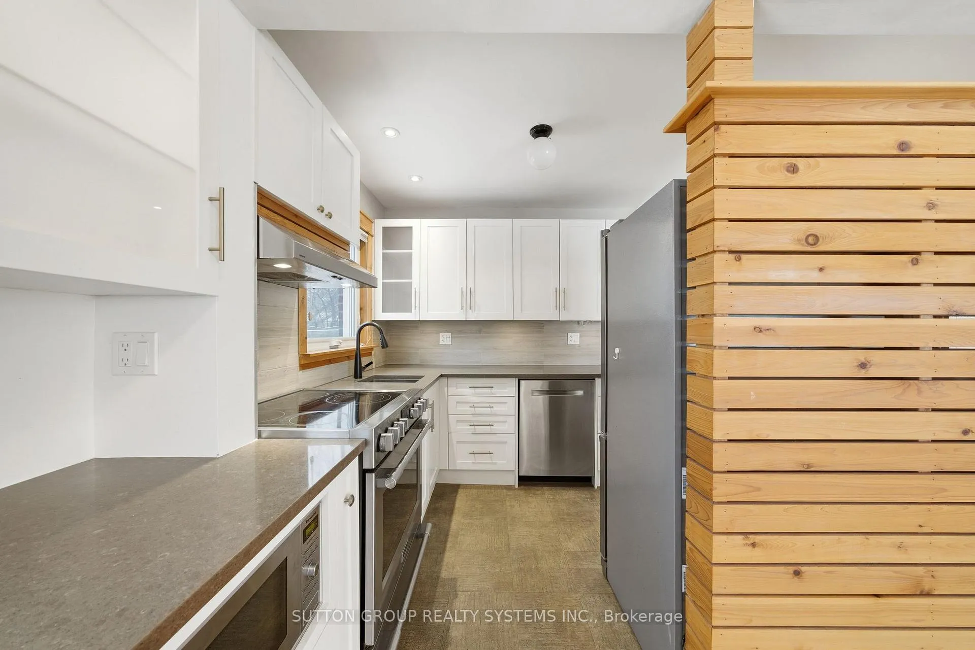 Photo 1 of 10 Willowhurst Crescent, Scarborough, Wexford-Maryvale — HOMEH