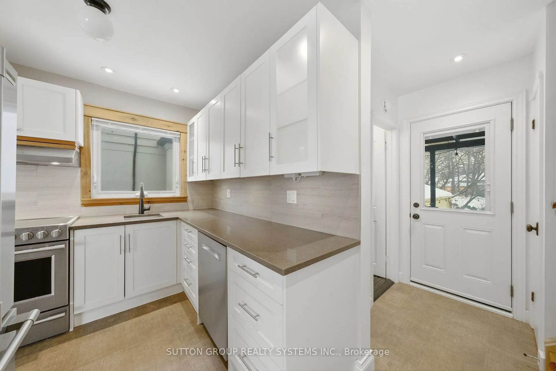 Photo 13 of 10 Willowhurst Crescent, Scarborough, Wexford-Maryvale — HOMEH