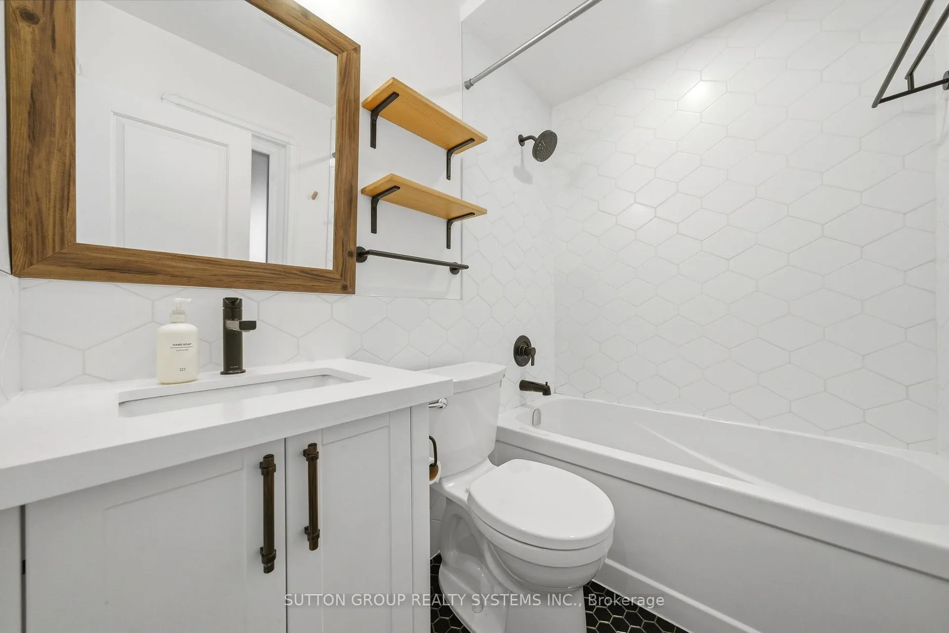 Photo 16 of 10 Willowhurst Crescent, Scarborough, Wexford-Maryvale — HOMEH