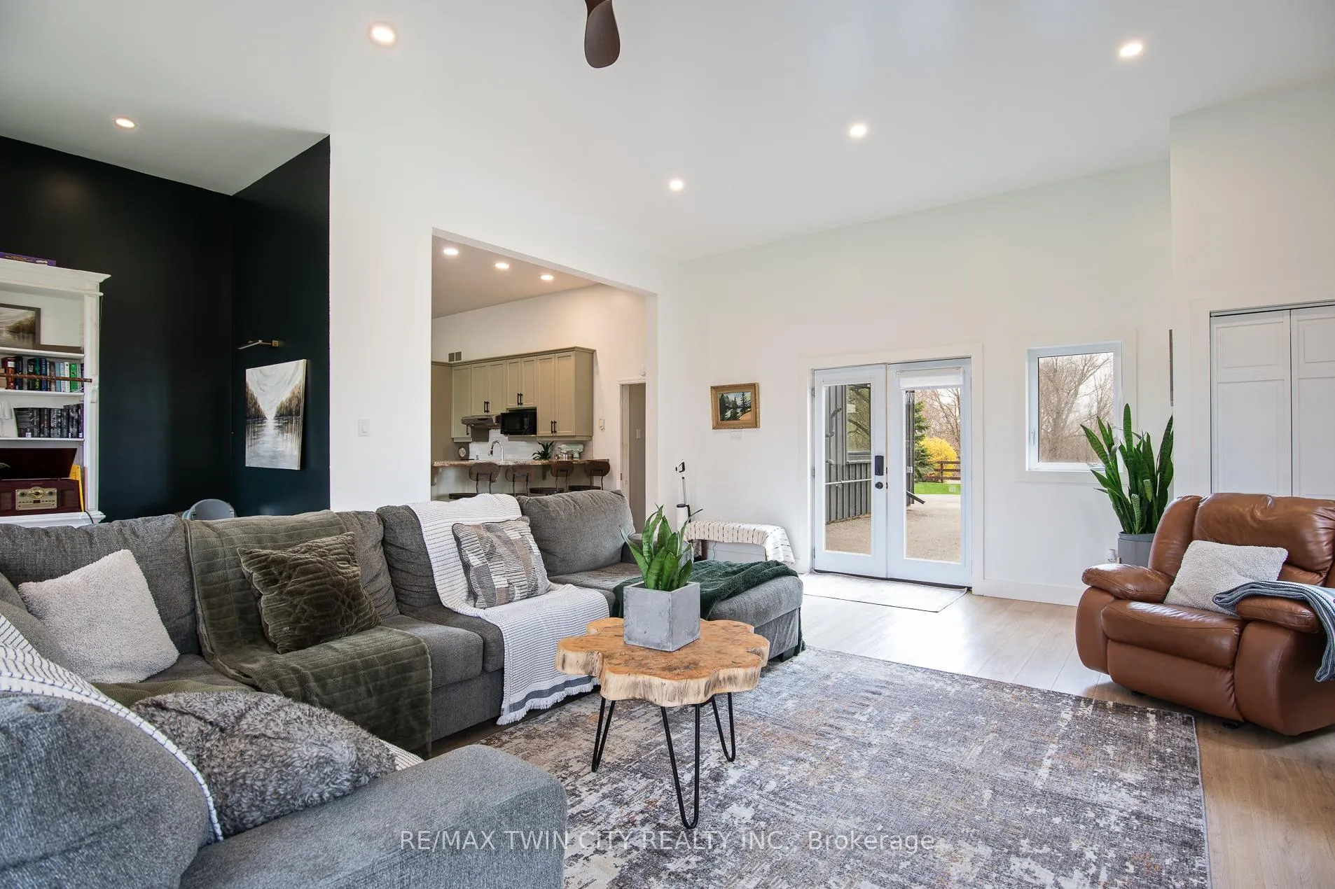 Photo 42 of 464 Piper Street, North Dumfries, Ayr — HOMEH