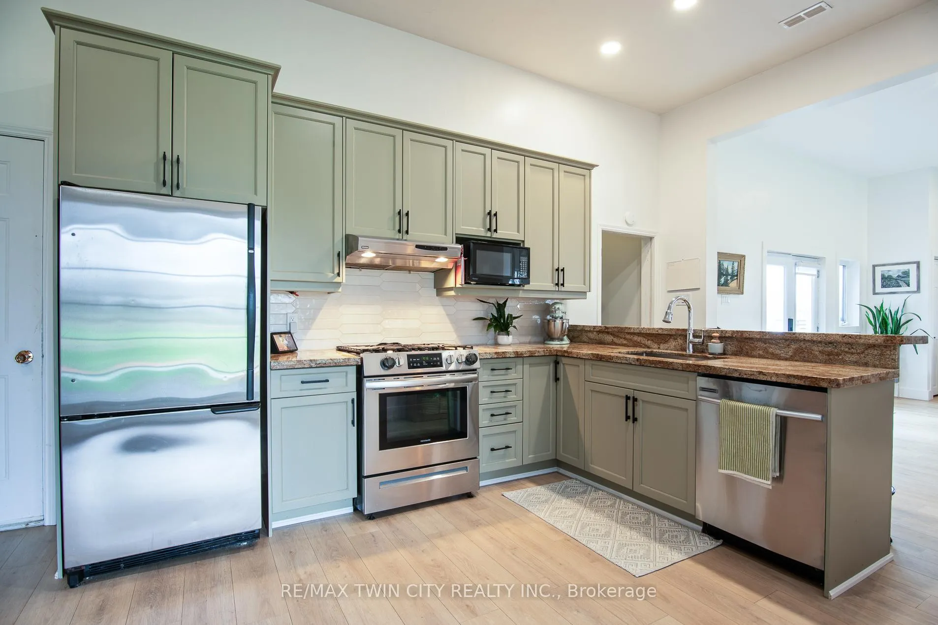 Photo 45 of 464 Piper Street, North Dumfries, Ayr — HOMEH