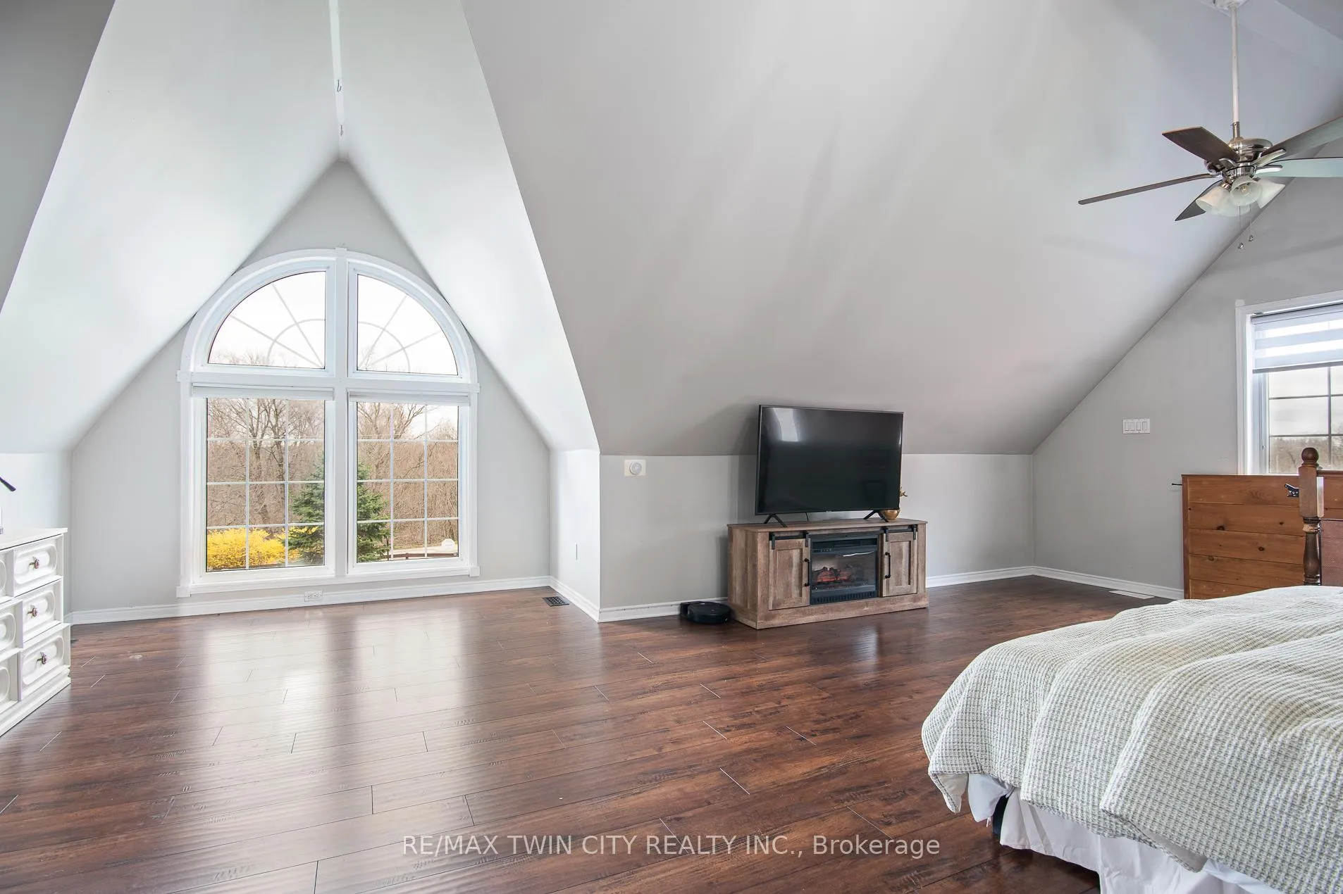 Photo 48 of 464 Piper Street, North Dumfries, Ayr — HOMEH