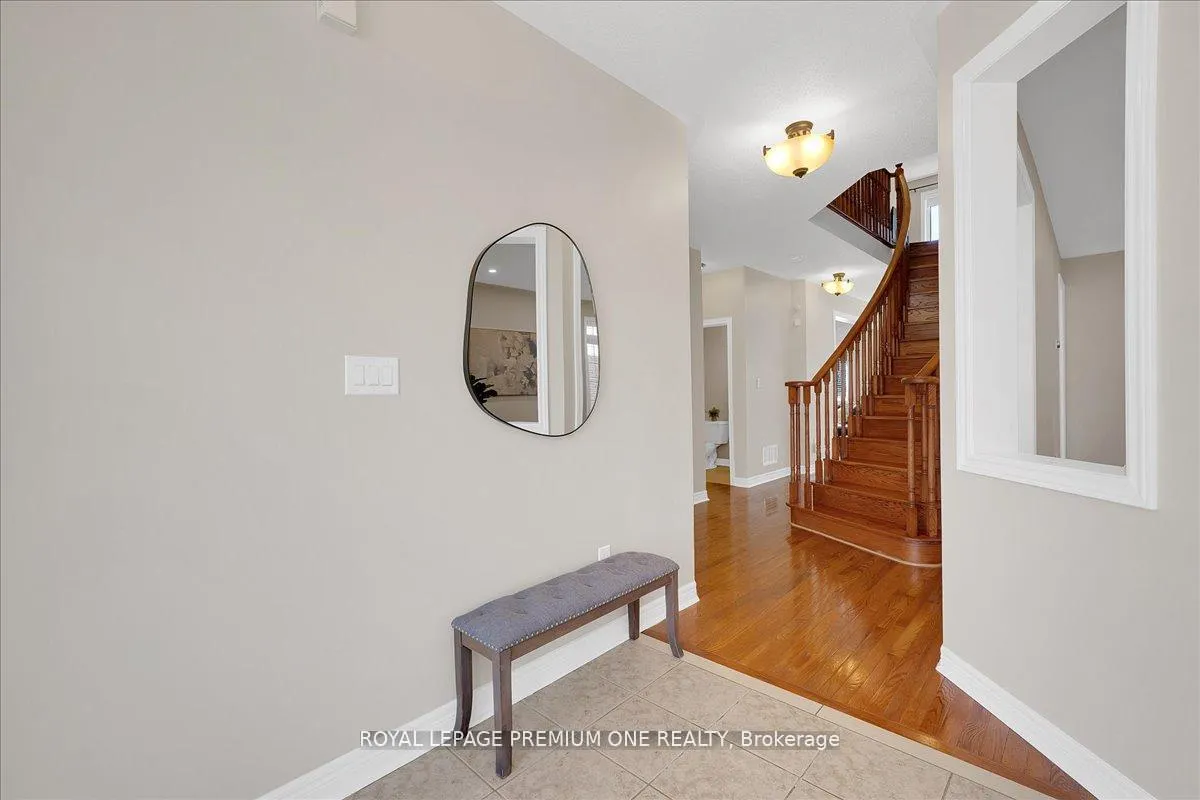 Photo 6 of 30 Monabelle Crescent, Brampton, Vales of Castlemore North — HOMEH