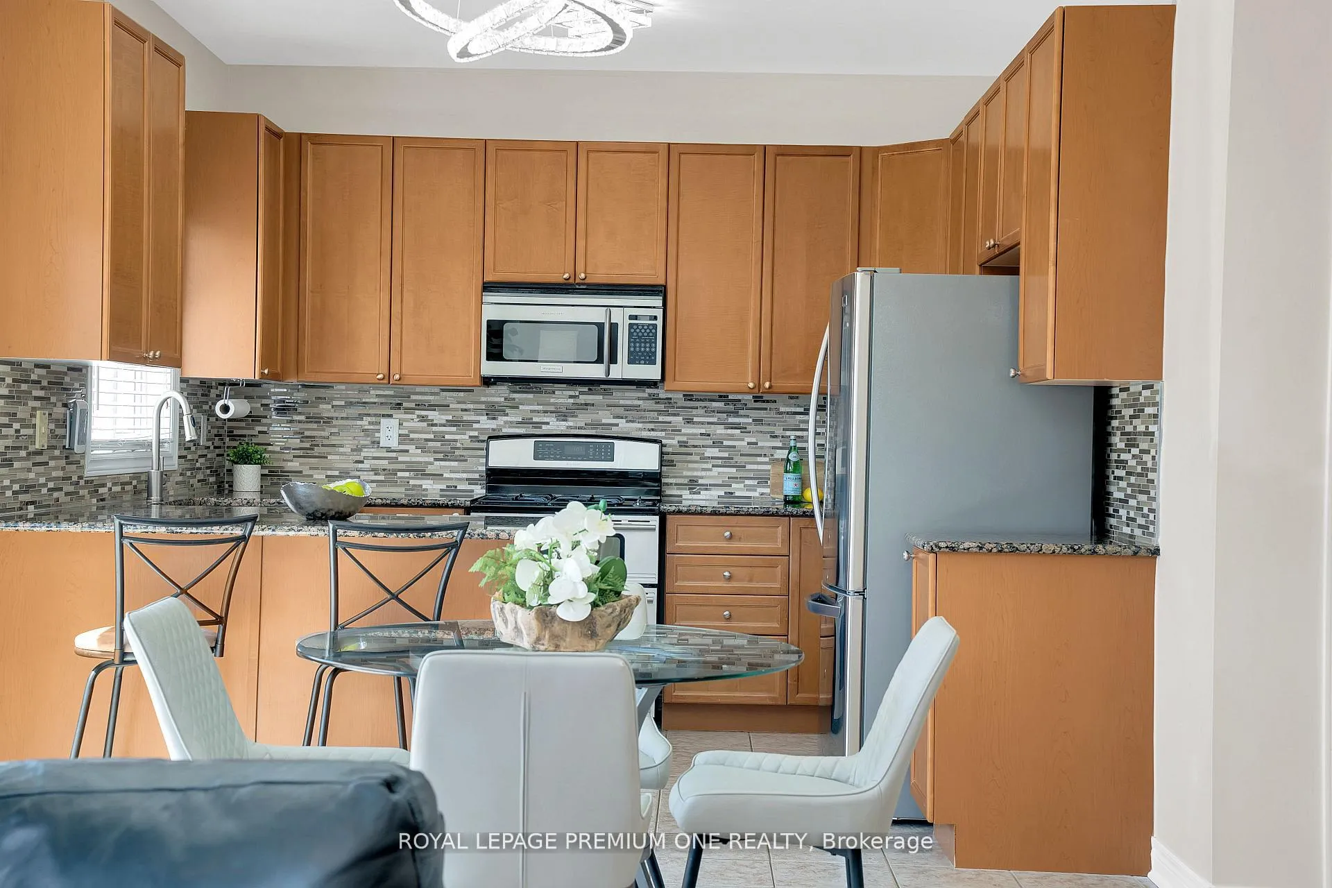 Photo 17 of 30 Monabelle Crescent, Brampton, Vales of Castlemore North — HOMEH