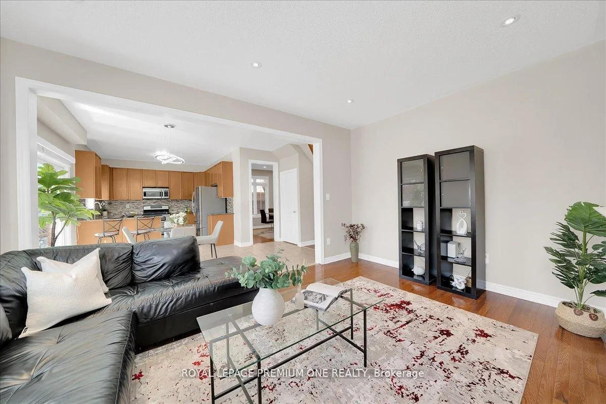 Photo 22 of 30 Monabelle Crescent, Brampton, Vales of Castlemore North — HOMEH