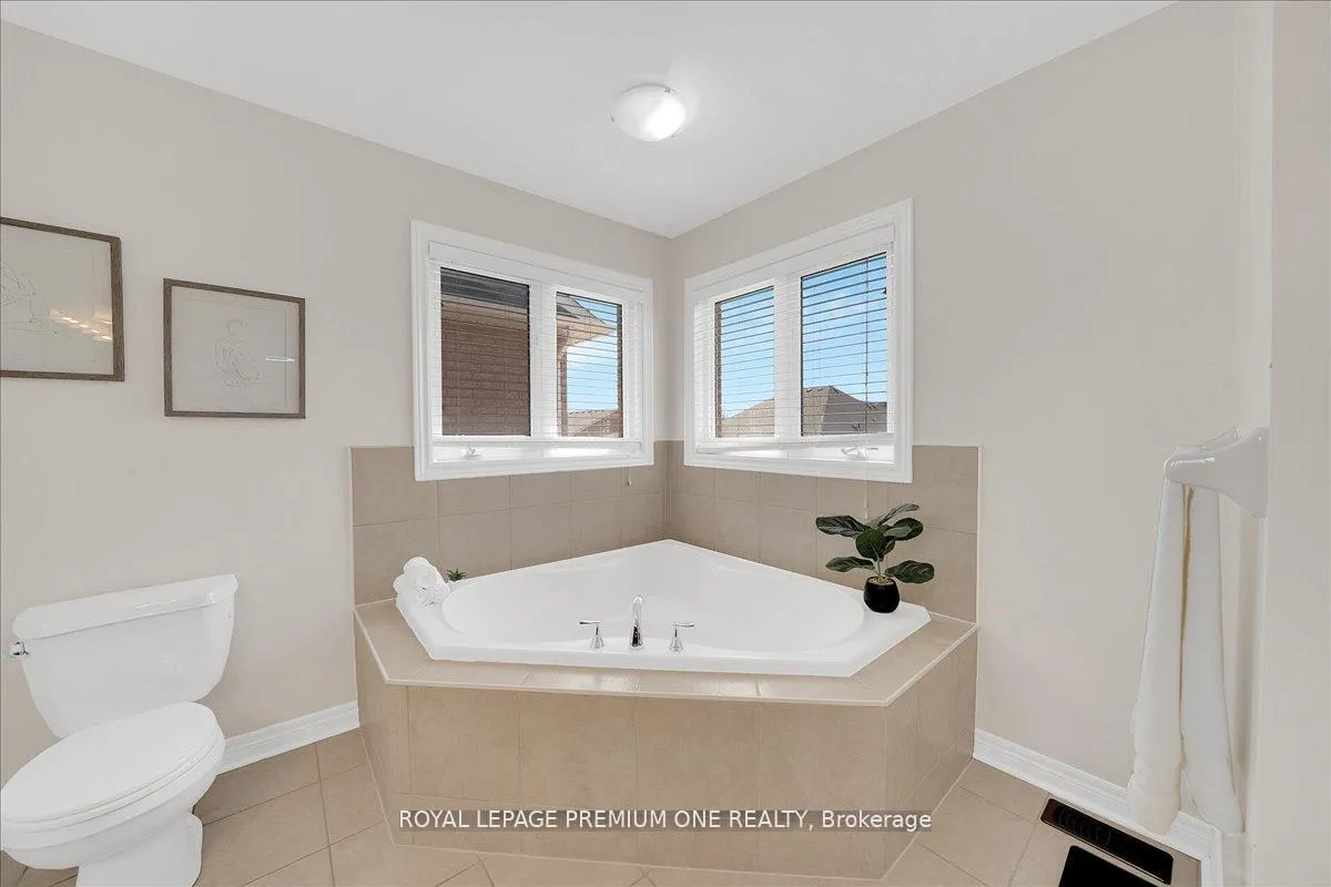 Photo 30 of 30 Monabelle Crescent, Brampton, Vales of Castlemore North — HOMEH