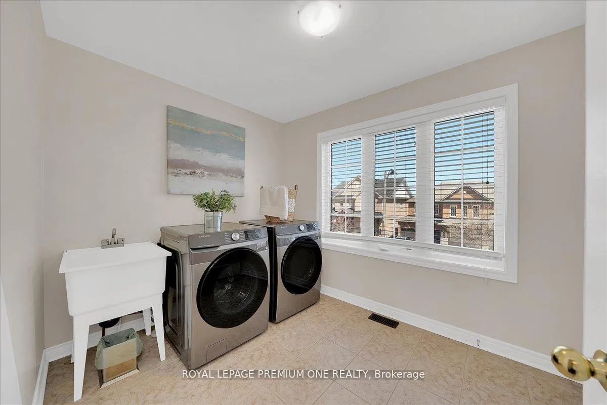 Photo 35 of 30 Monabelle Crescent, Brampton, Vales of Castlemore North — HOMEH