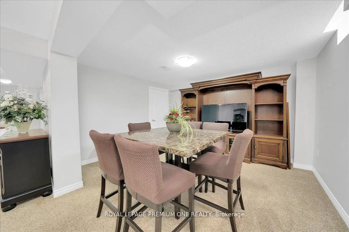 Photo 39 of 30 Monabelle Crescent, Brampton, Vales of Castlemore North — HOMEH