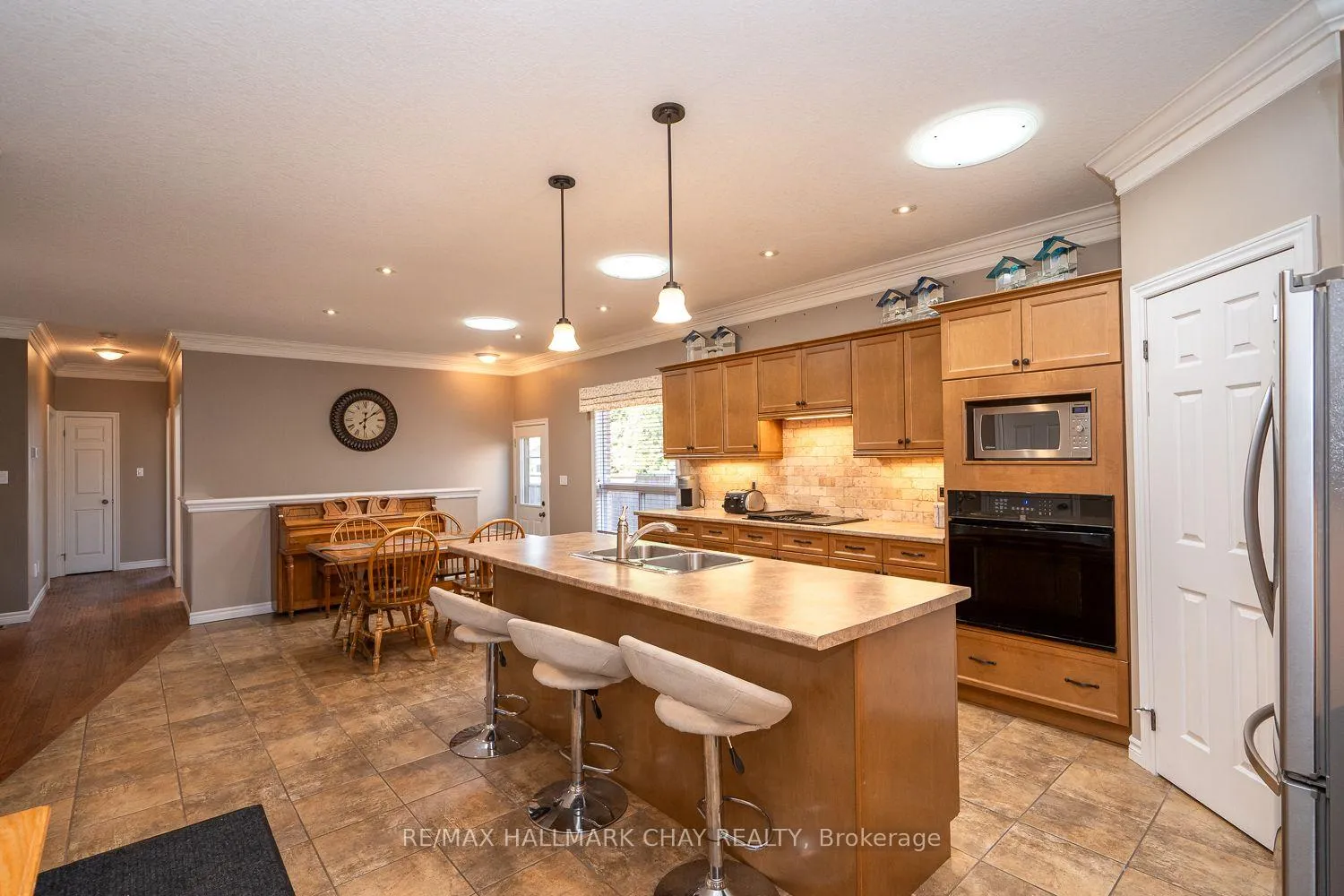 Photo 8 of 57 Irwin Crescent, New Tecumseth, Alliston — HOMEH