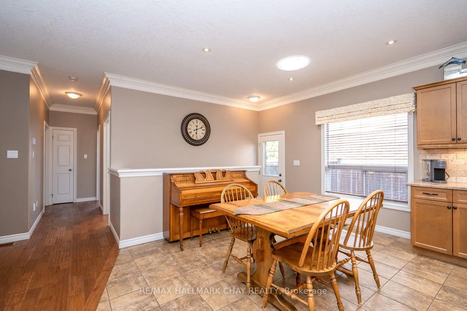 Photo 10 of 57 Irwin Crescent, New Tecumseth, Alliston — HOMEH