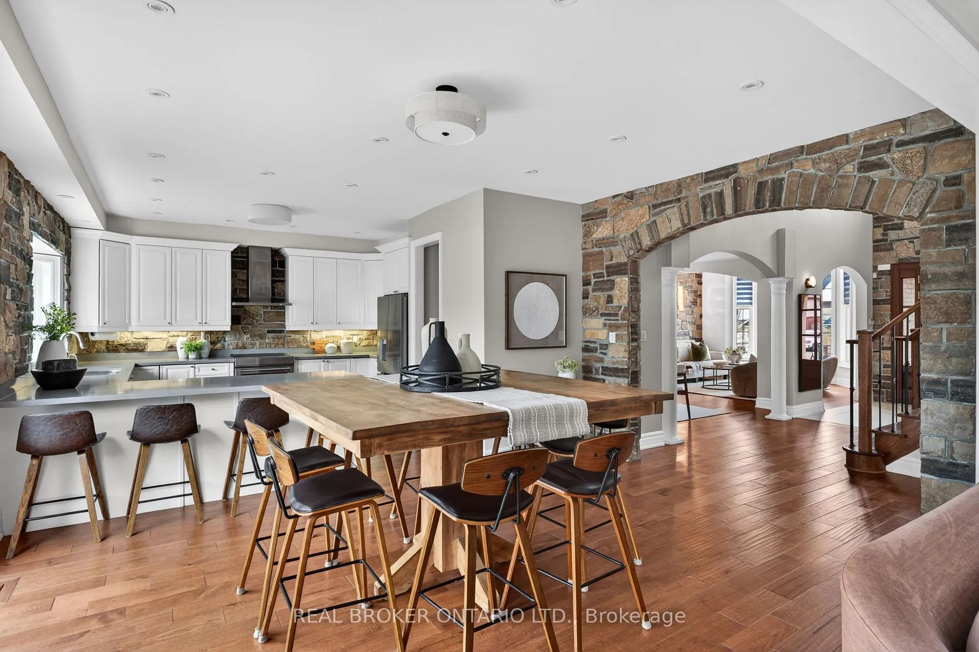 Photo 13 of 8 Gamble Street, Halton Hills, Glen Williams — HOMEH