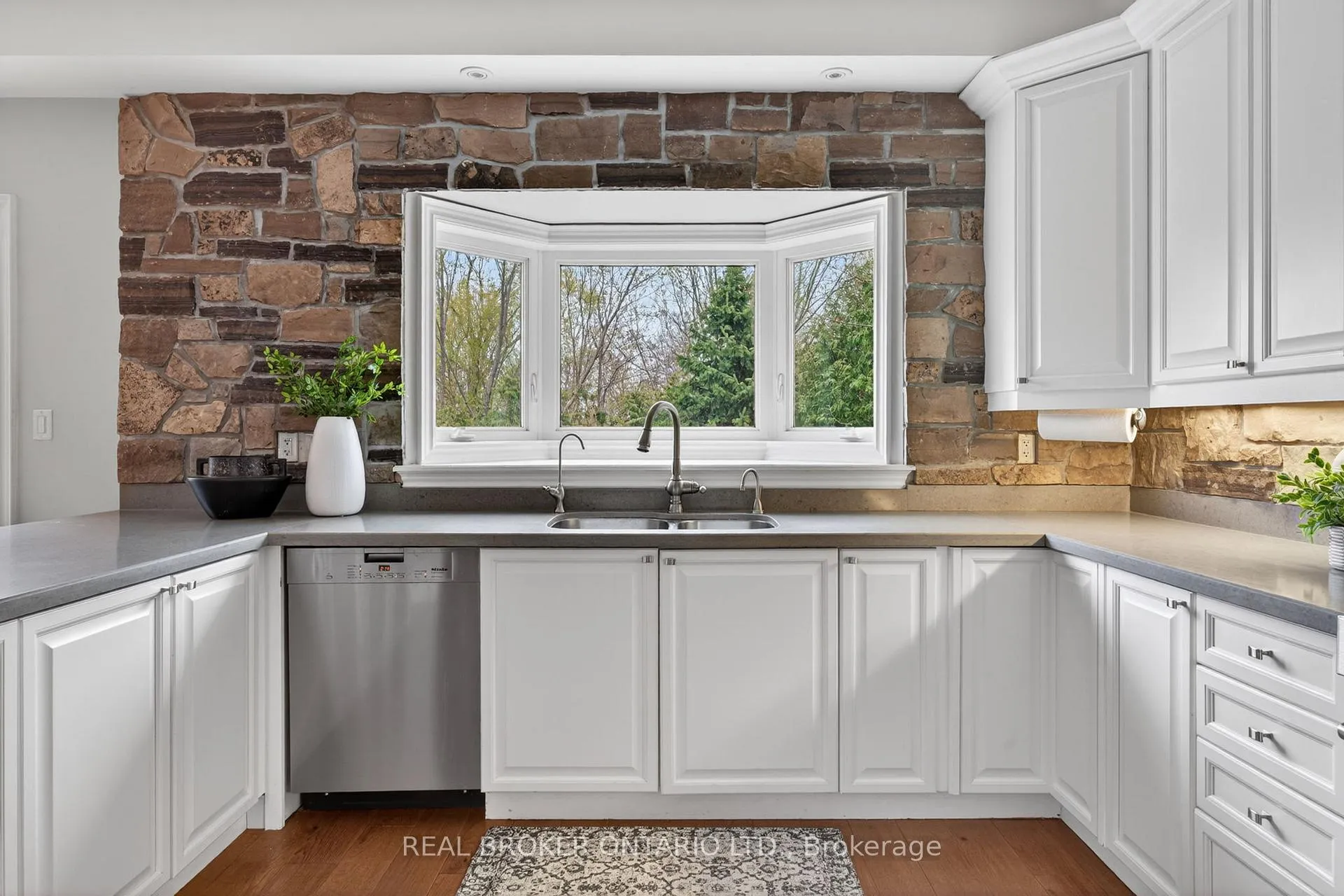 Photo 15 of 8 Gamble Street, Halton Hills, Glen Williams — HOMEH