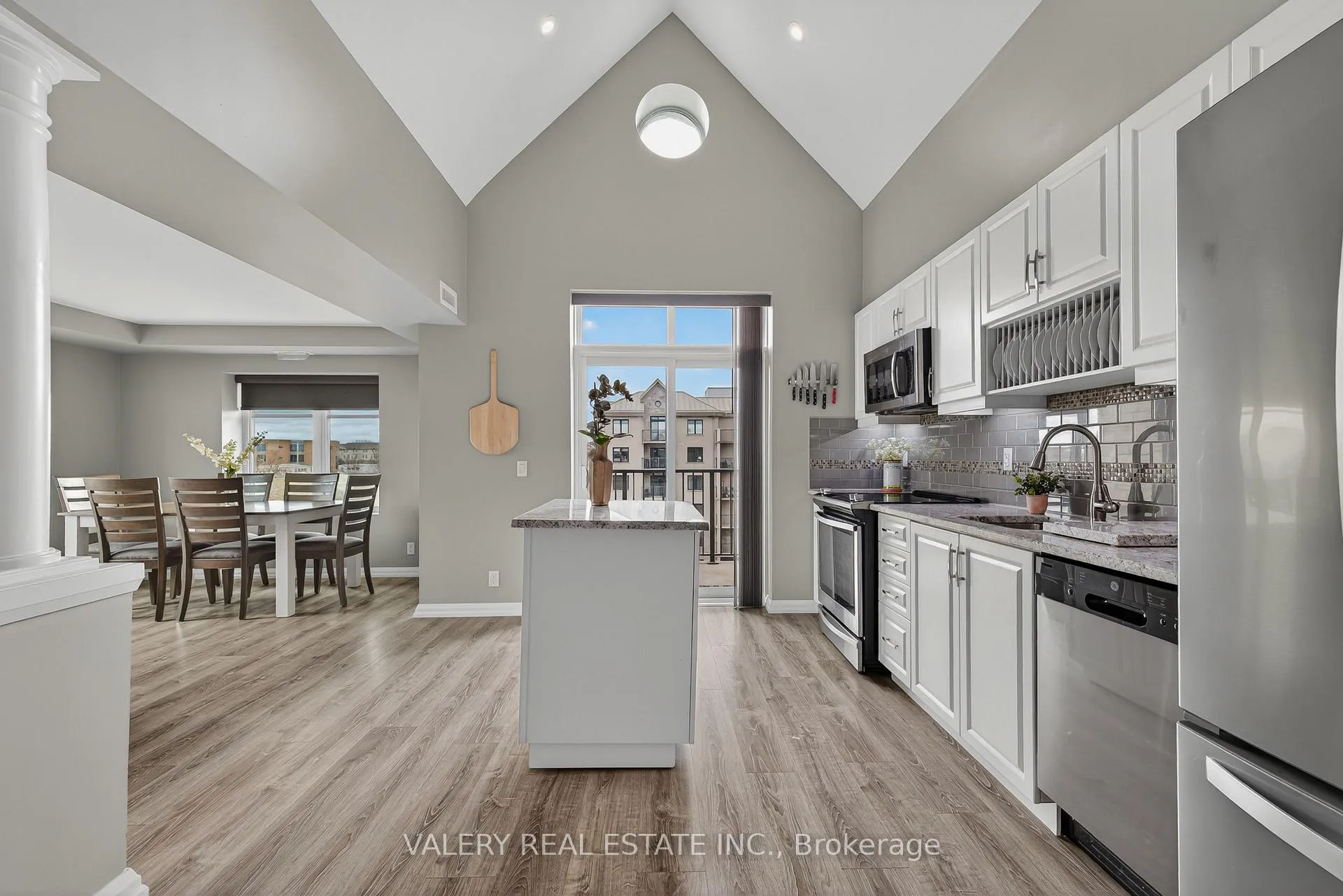 Photo 4 of Unit 701, 778 Laurelwood Drive, Waterloo — HOMEH