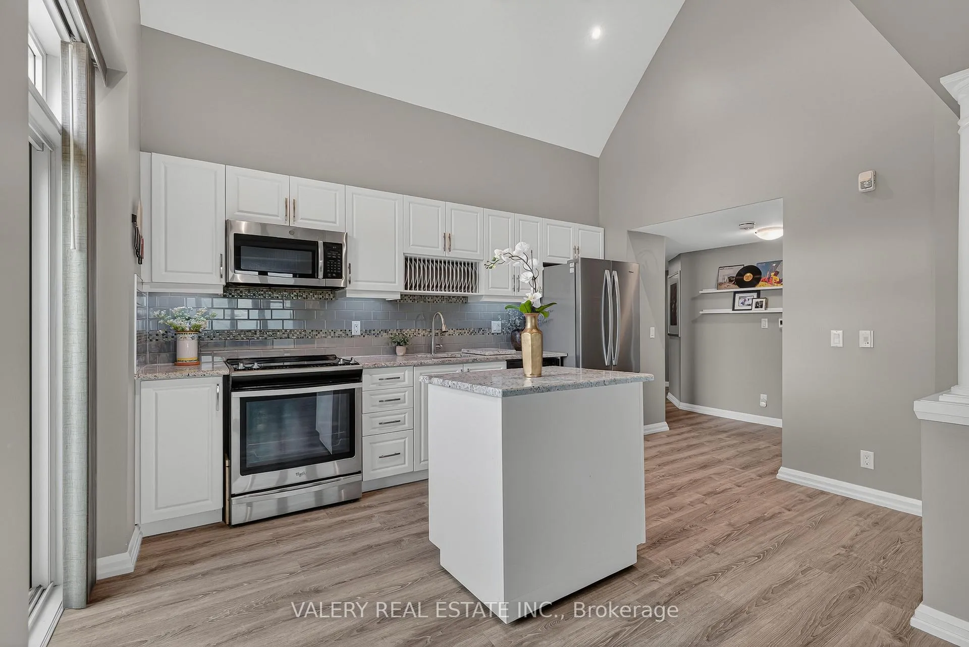 Photo 5 of Unit 701, 778 Laurelwood Drive, Waterloo — HOMEH