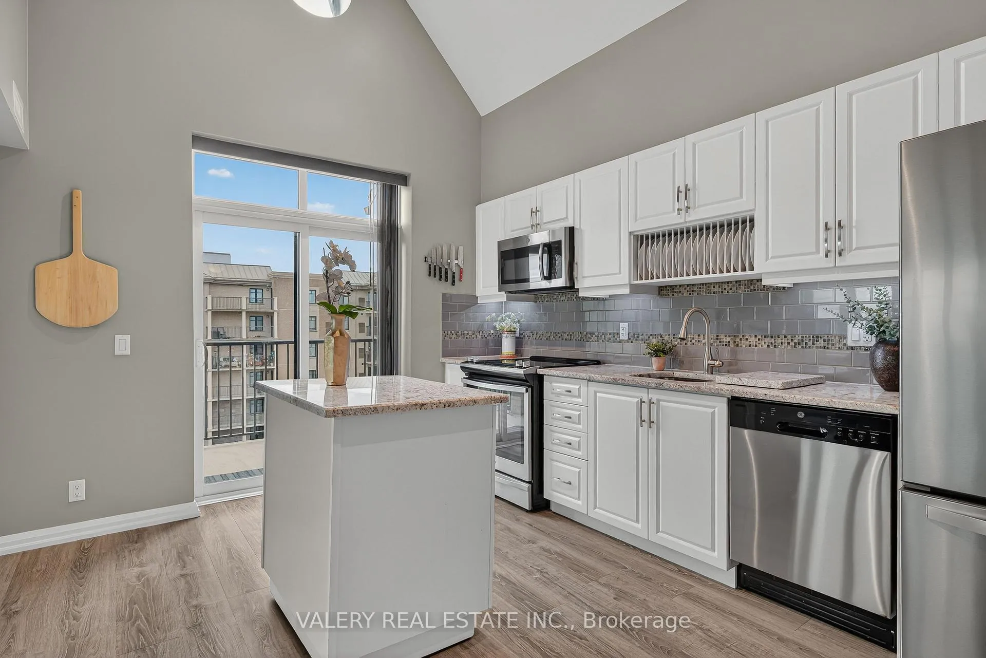 Photo 6 of Unit 701, 778 Laurelwood Drive, Waterloo — HOMEH