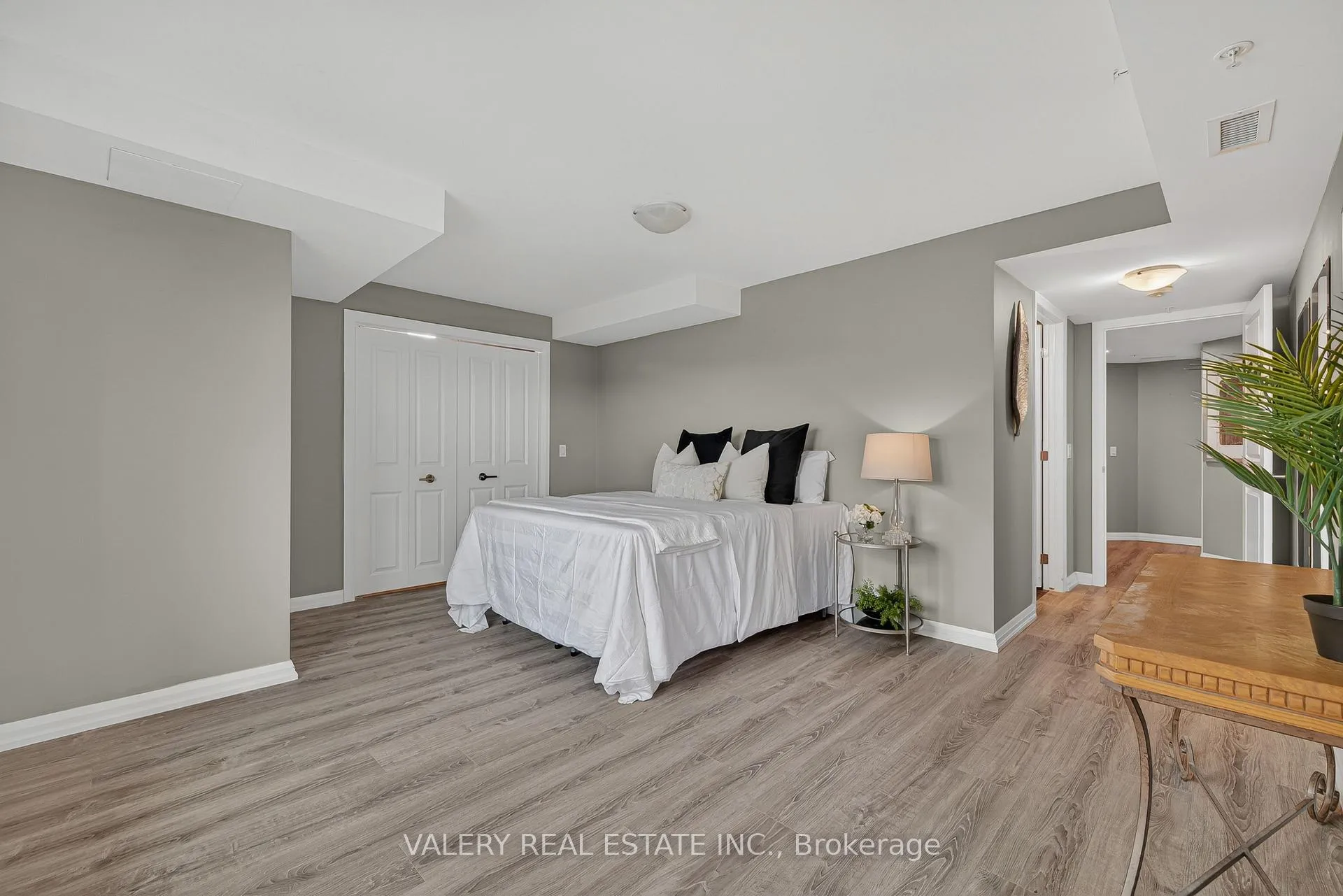 Photo 11 of Unit 701, 778 Laurelwood Drive, Waterloo — HOMEH