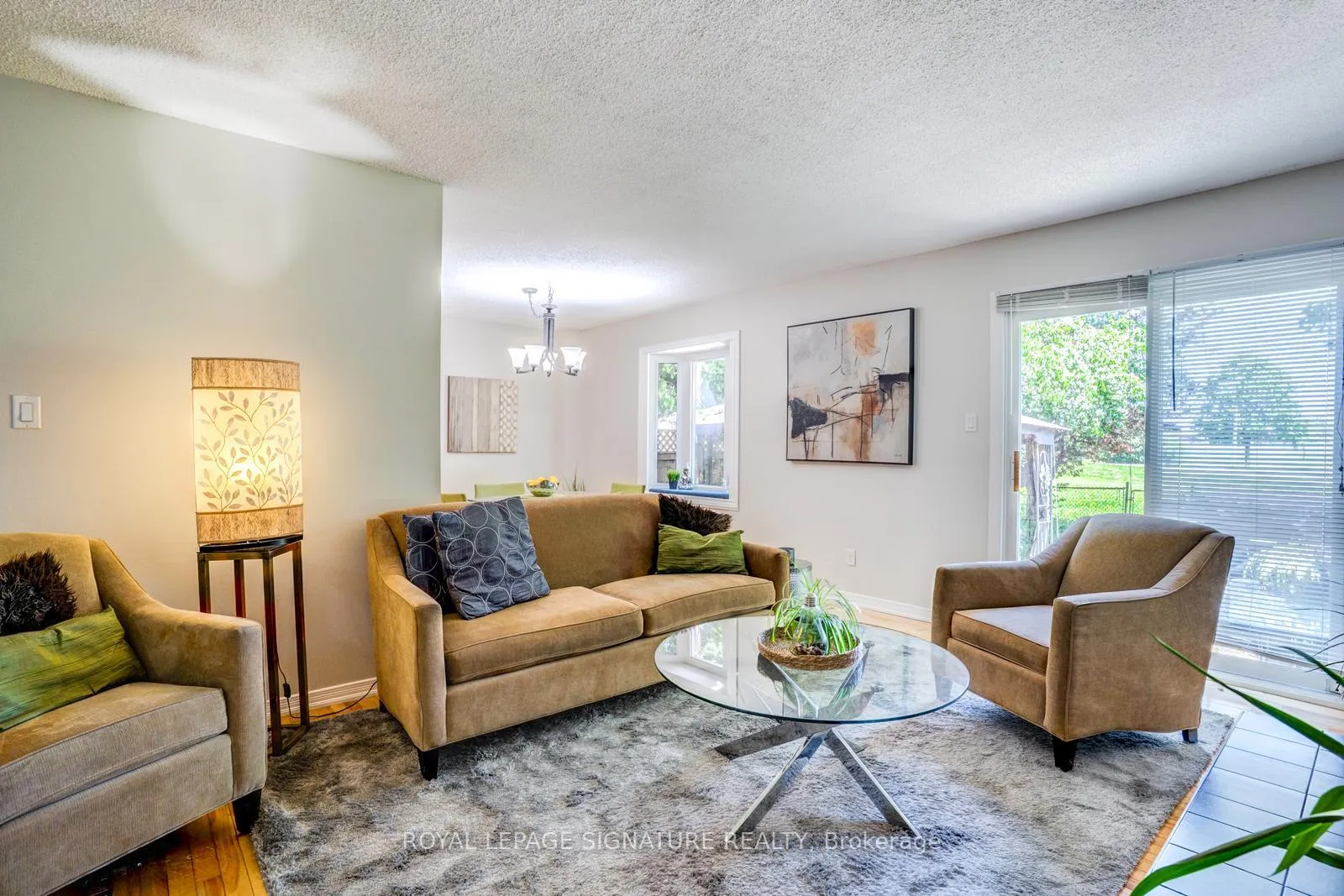 Photo 8 of 17 Mitchell Avenue, Brampton, Heart Lake West — HOMEH