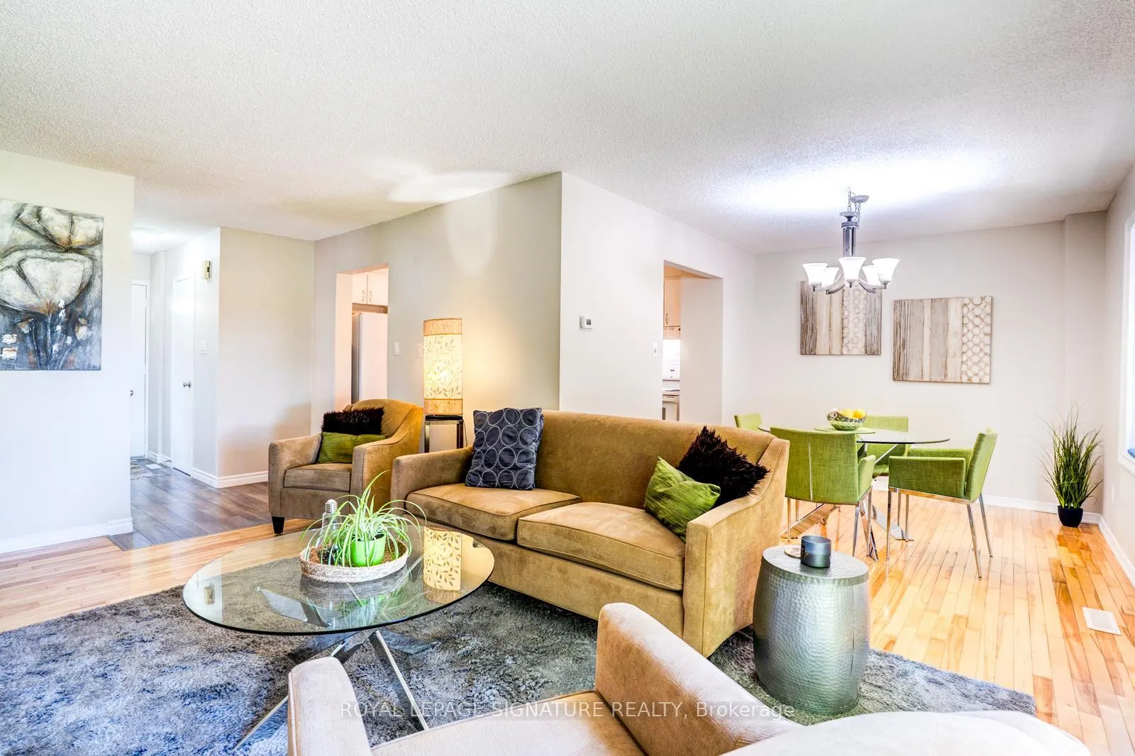 Photo 9 of 17 Mitchell Avenue, Brampton, Heart Lake West — HOMEH