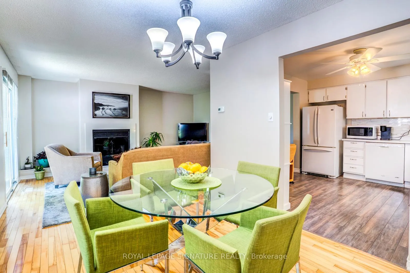Photo 10 of 17 Mitchell Avenue, Brampton, Heart Lake West — HOMEH