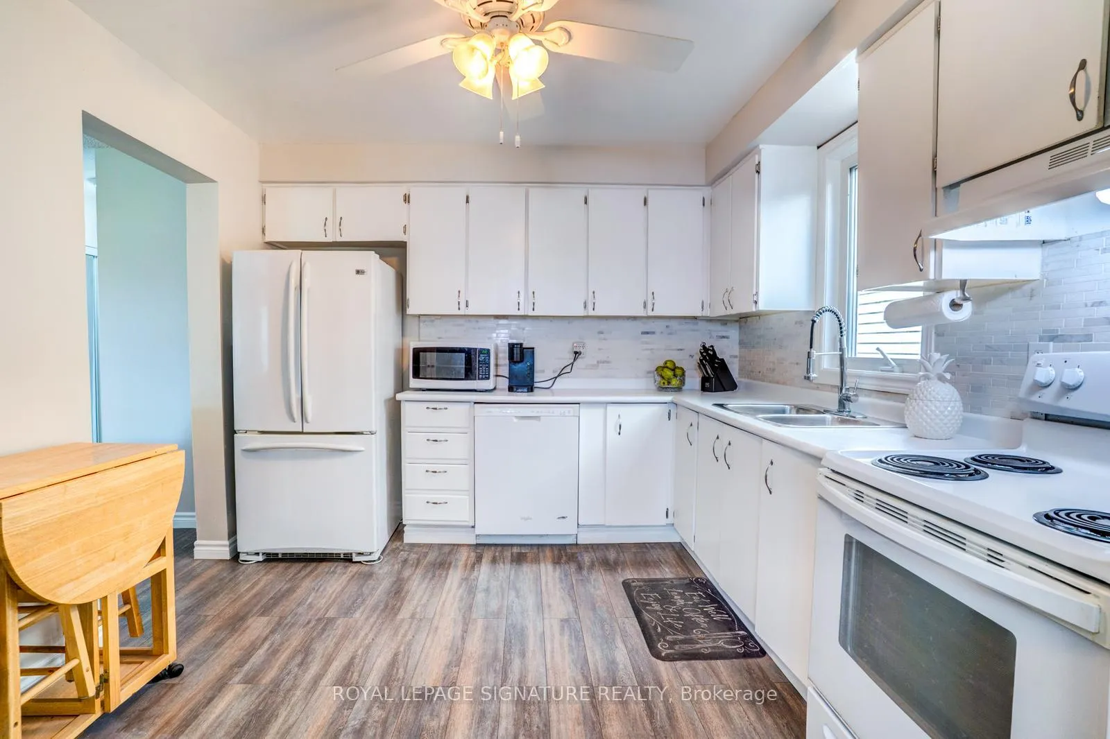 Photo 12 of 17 Mitchell Avenue, Brampton, Heart Lake West — HOMEH