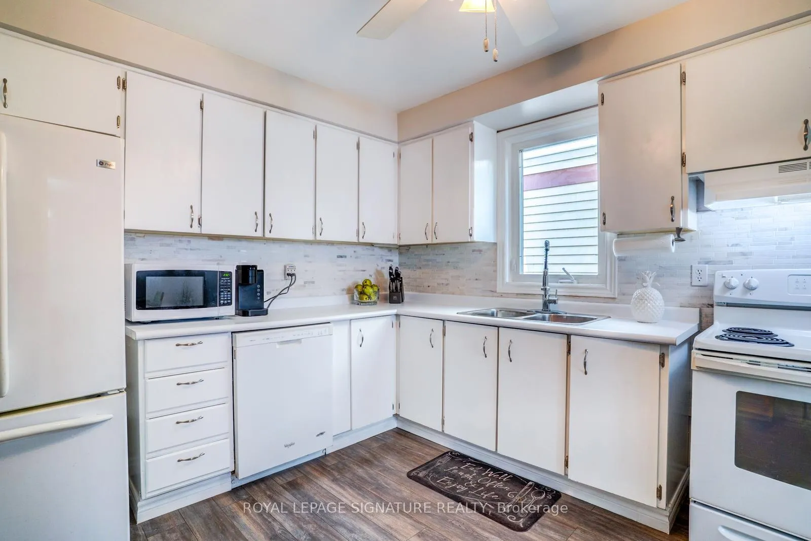 Photo 13 of 17 Mitchell Avenue, Brampton, Heart Lake West — HOMEH