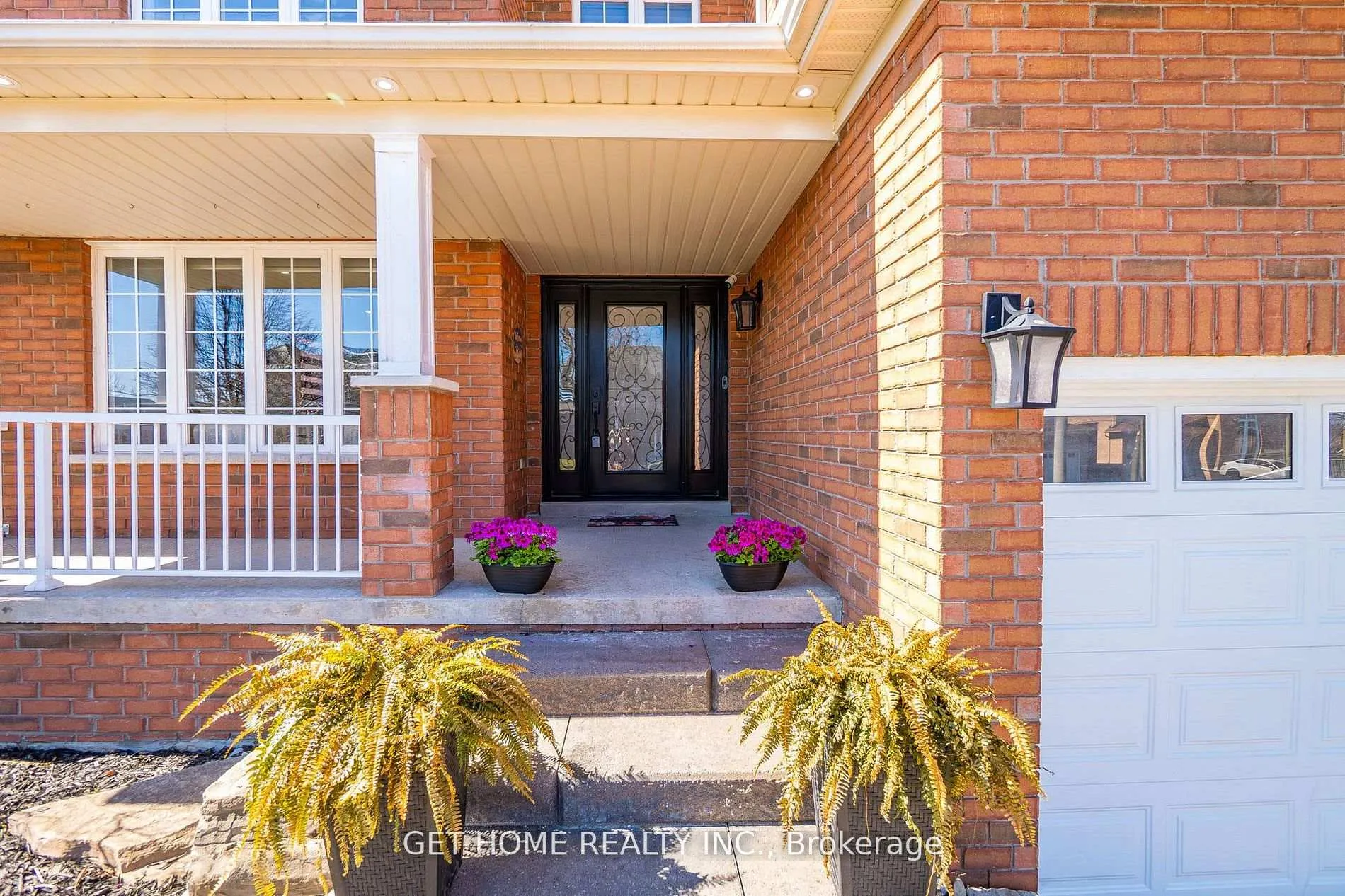 Photo 2 of 269 Huntington Crescent, Clarington, Courtice — HOMEH