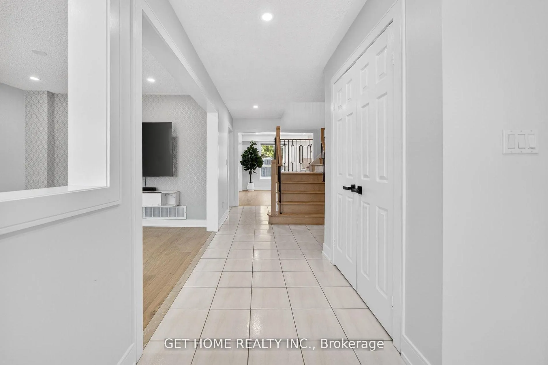 Photo 16 of 269 Huntington Crescent, Clarington, Courtice — HOMEH
