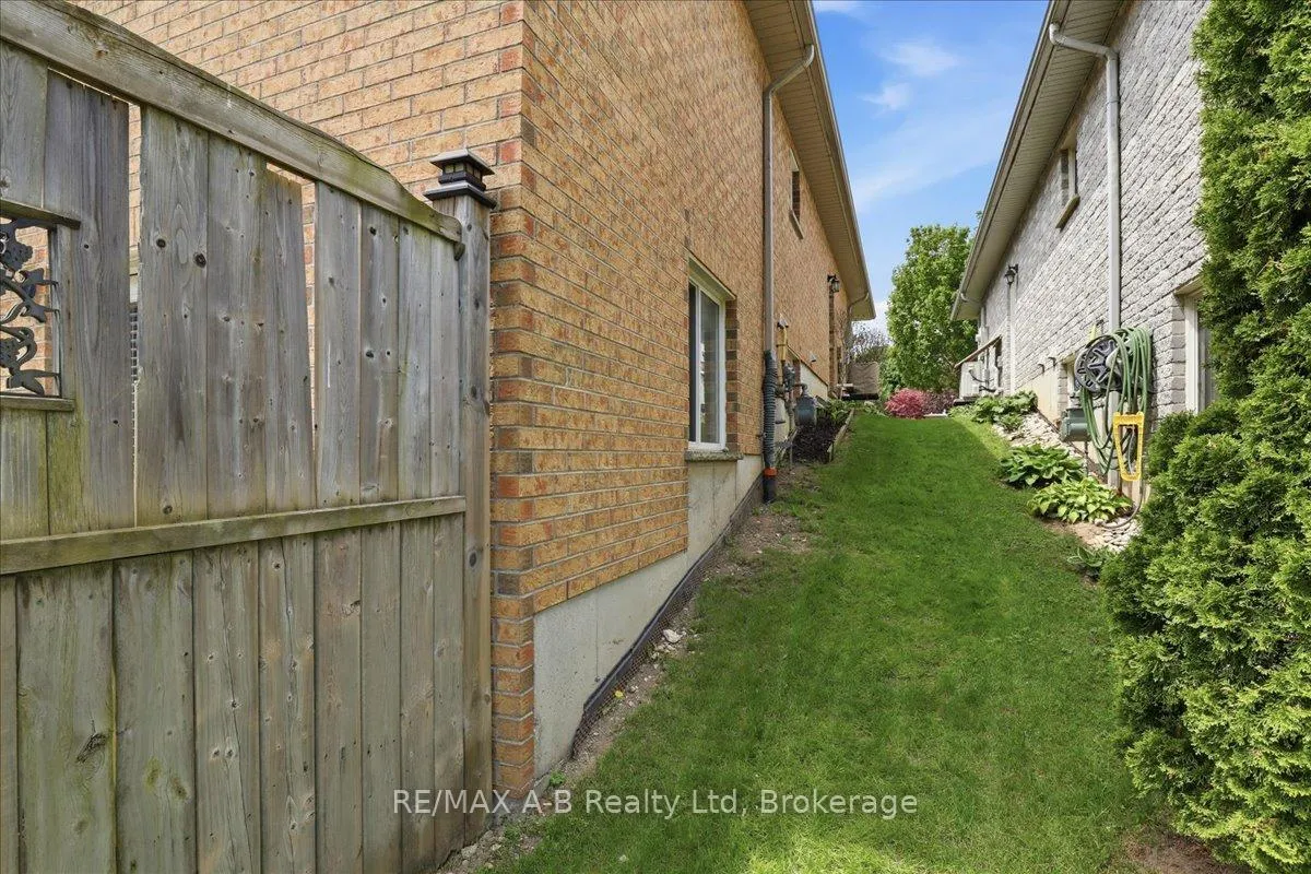 Photo 6 of 93 Abraham Drive, Stratford — HOMEH