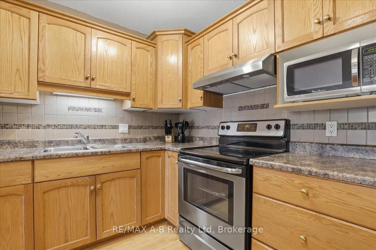 Photo 16 of 93 Abraham Drive, Stratford — HOMEH