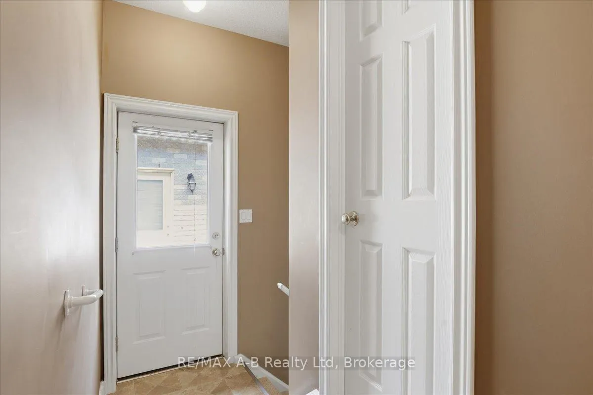 Photo 35 of 93 Abraham Drive, Stratford — HOMEH