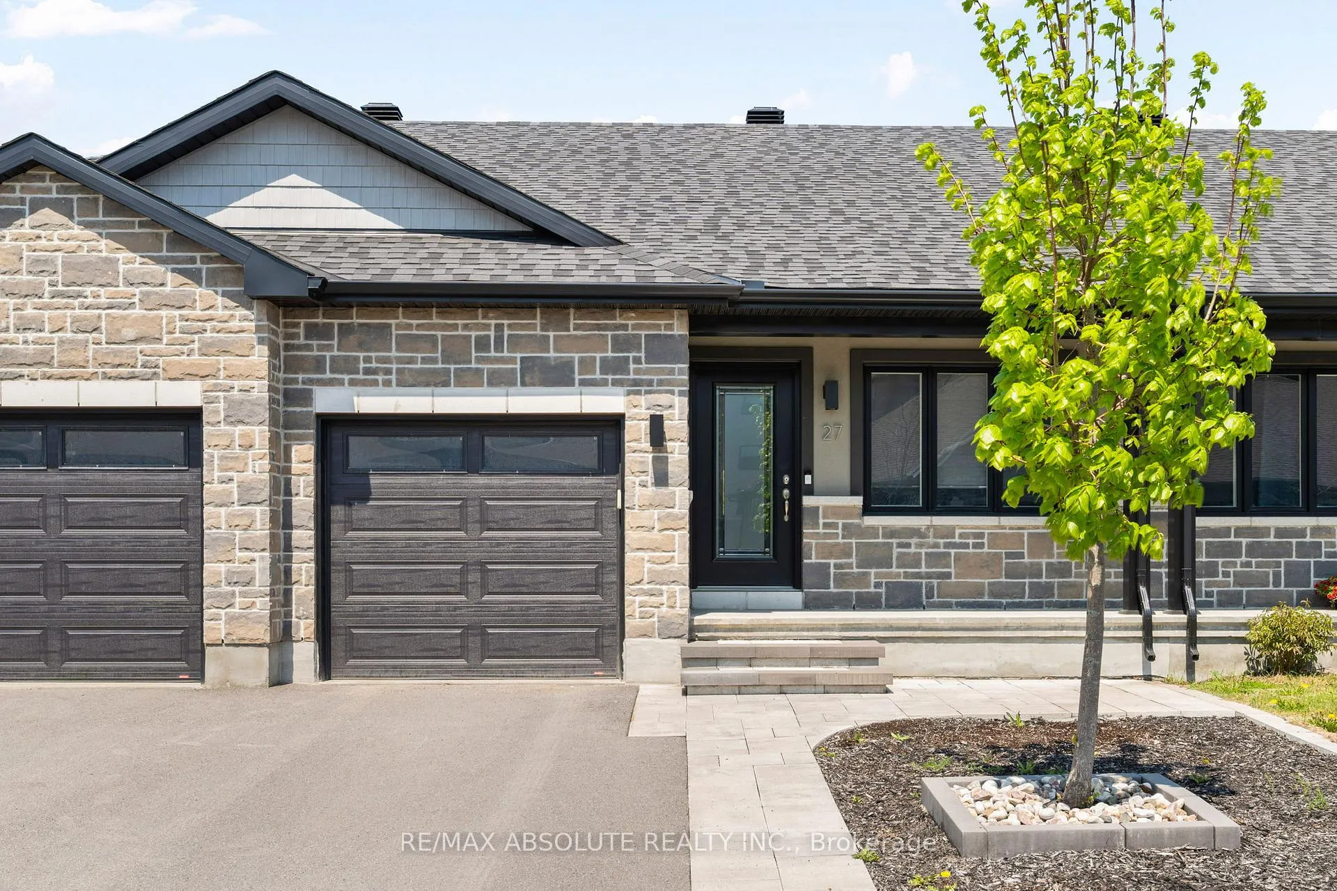 Front of 27 Morgan Clouthier Way