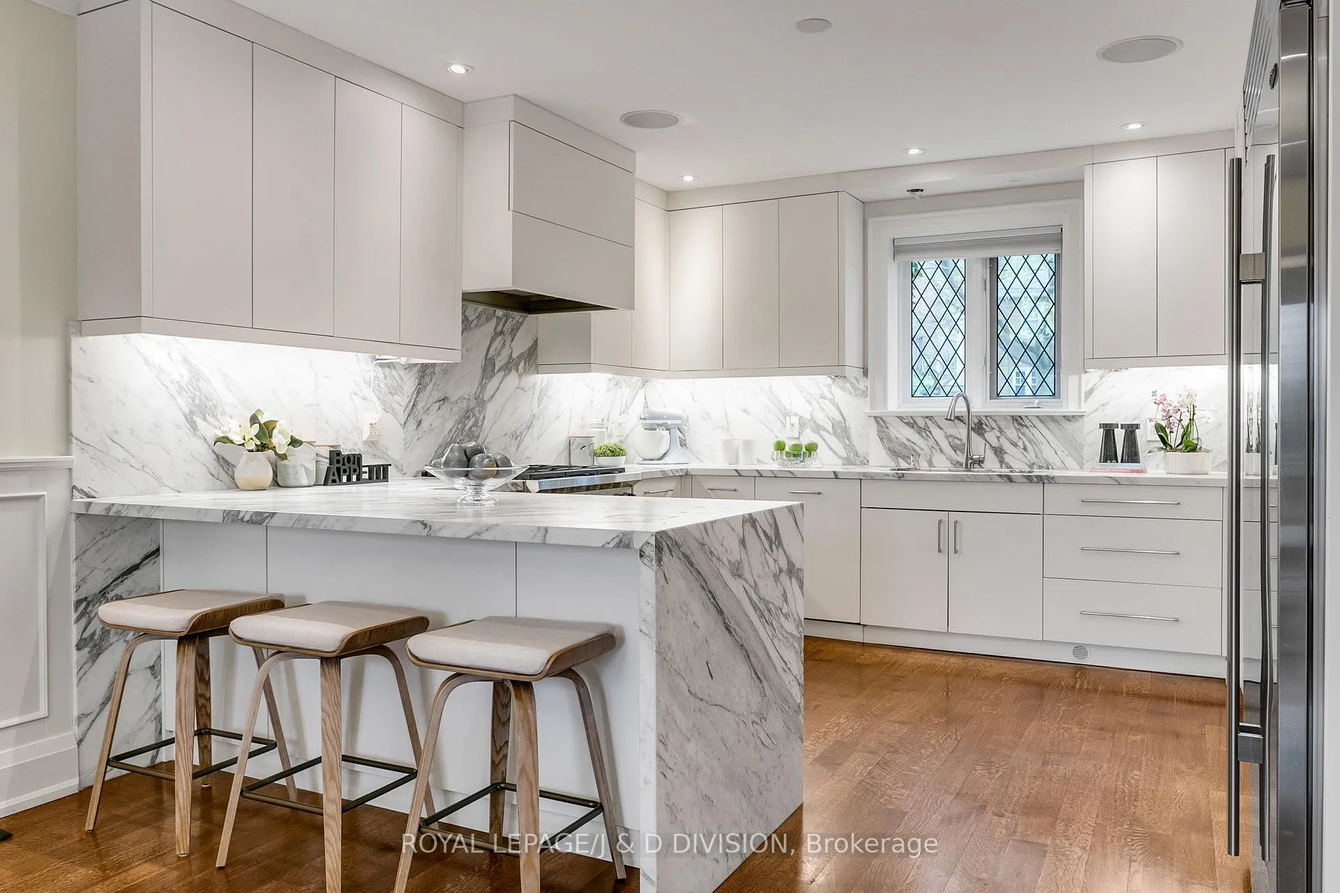 Photo 11 of 76 Brule Gardens, Toronto, High Park-Swansea — HOMEH