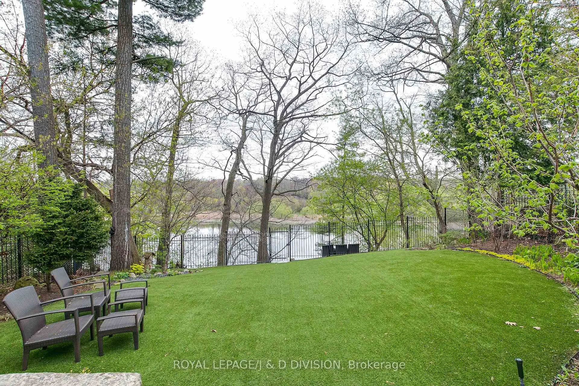 Photo 41 of 76 Brule Gardens, Toronto, High Park-Swansea — HOMEH