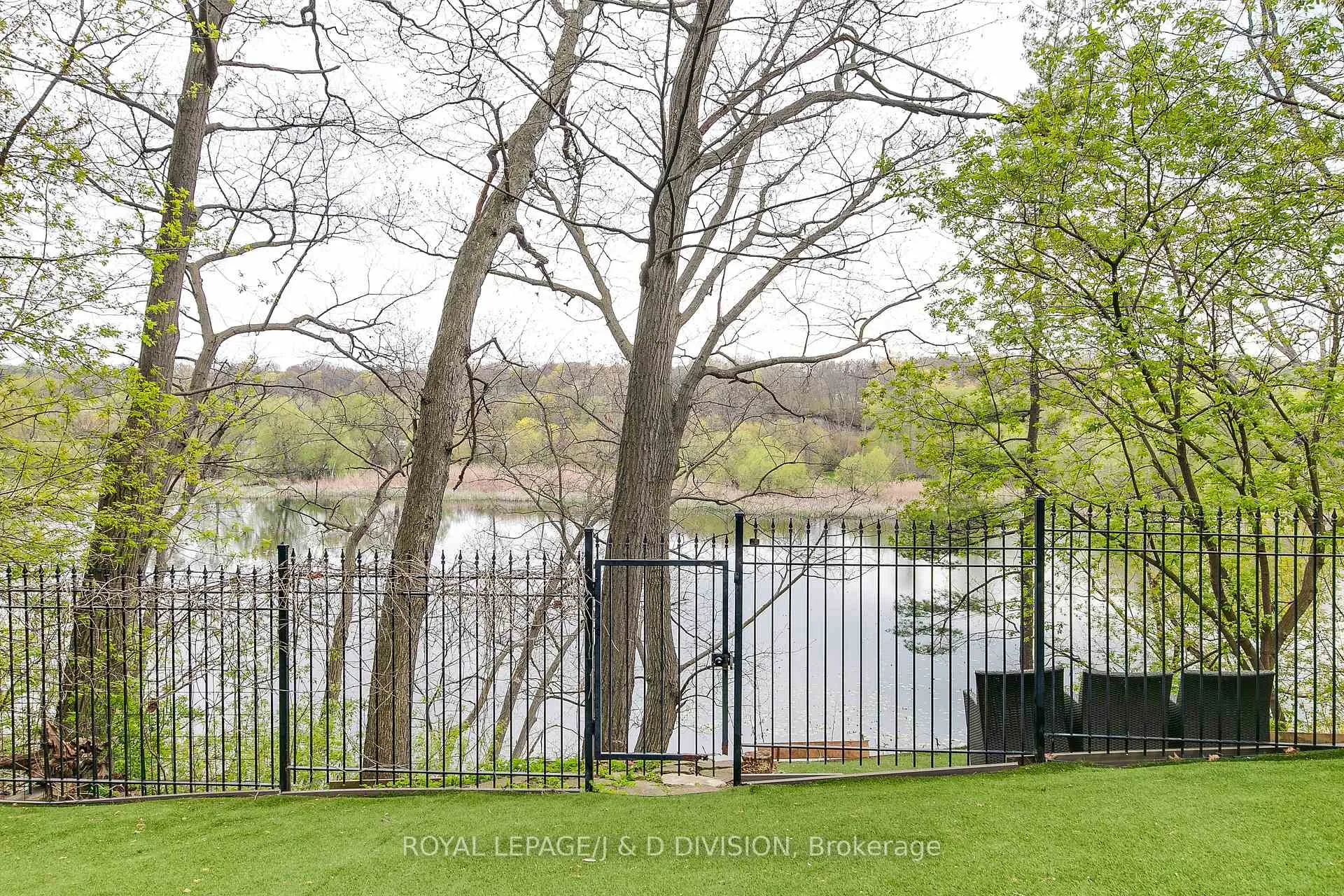 Photo 44 of 76 Brule Gardens, Toronto, High Park-Swansea — HOMEH