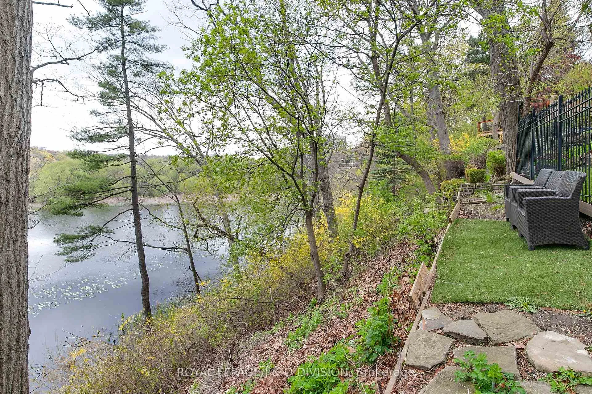 Photo 45 of 76 Brule Gardens, Toronto, High Park-Swansea — HOMEH