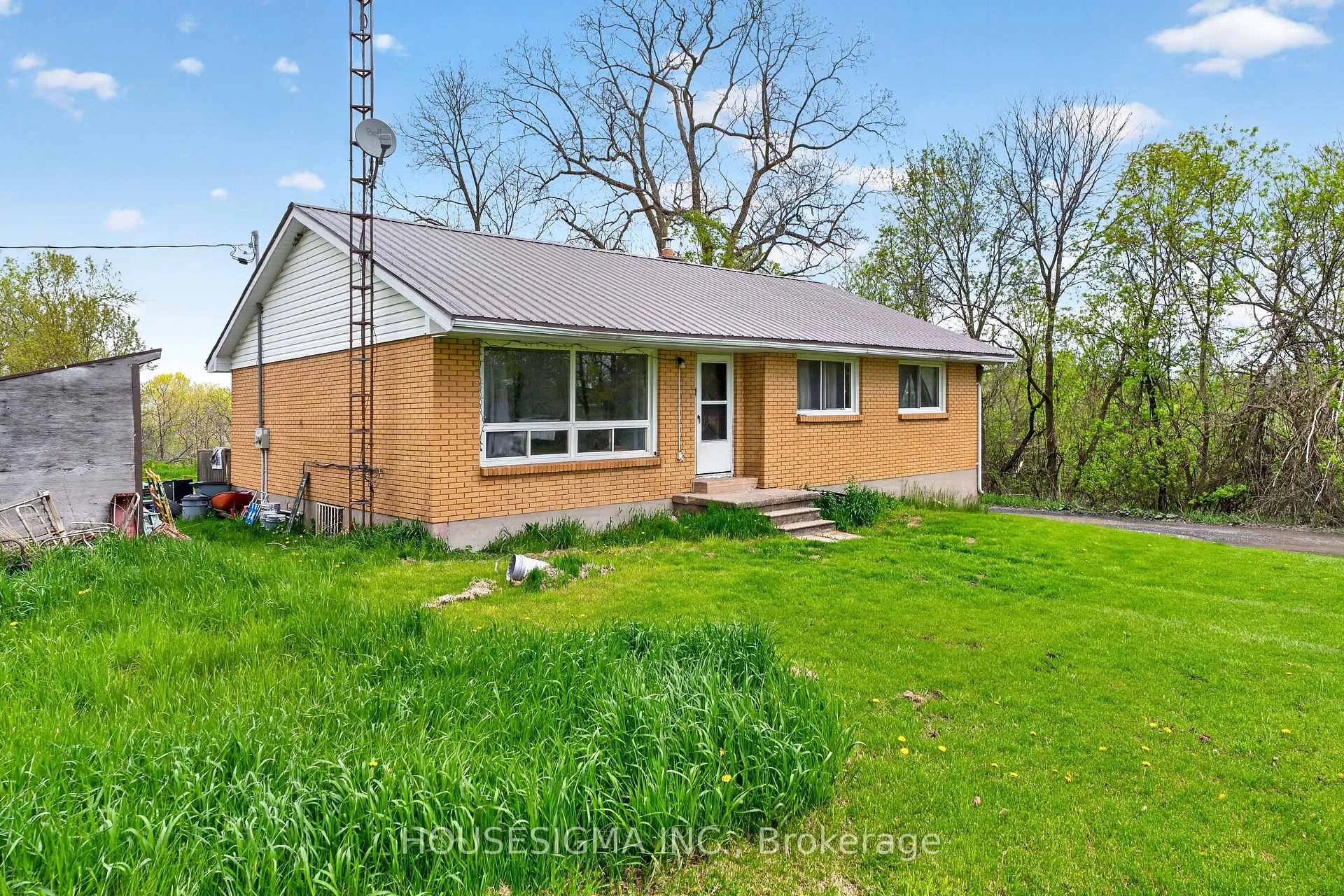 Photo 2 of 2418-2420 Rutledge Road, Frontenac, Frontenac South — HOMEH