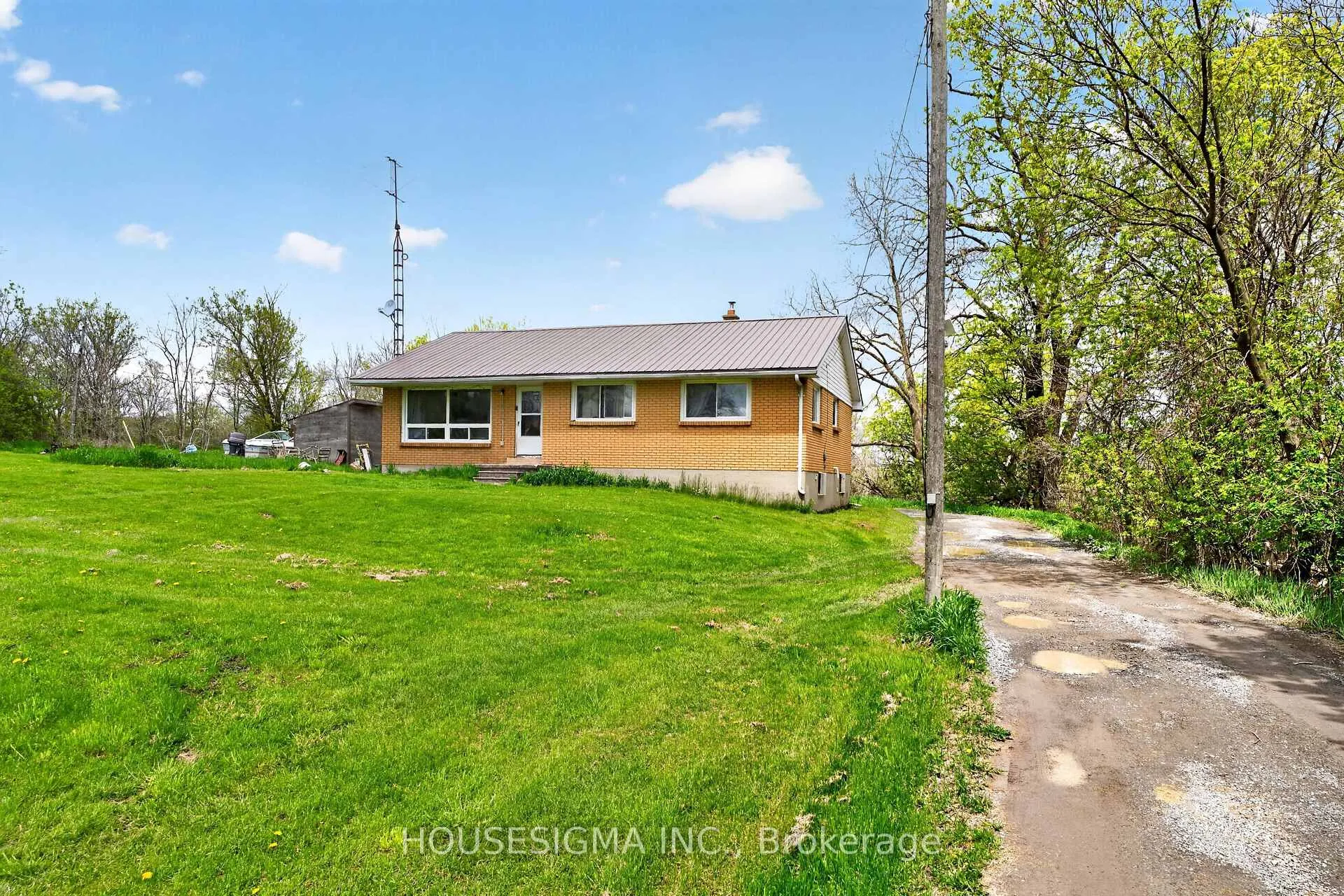 Photo 3 of 2418-2420 Rutledge Road, Frontenac, Frontenac South — HOMEH